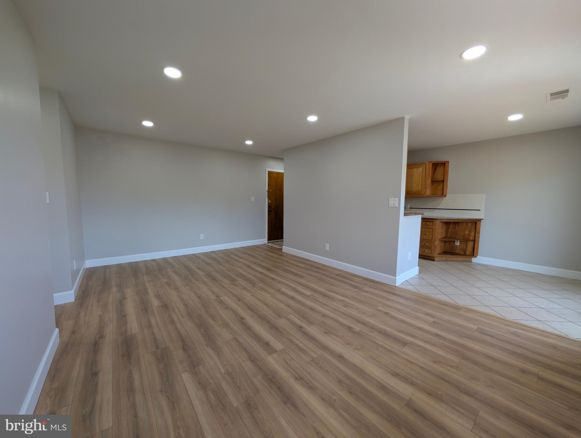 HUNTINGTON WALK - Residential Lease