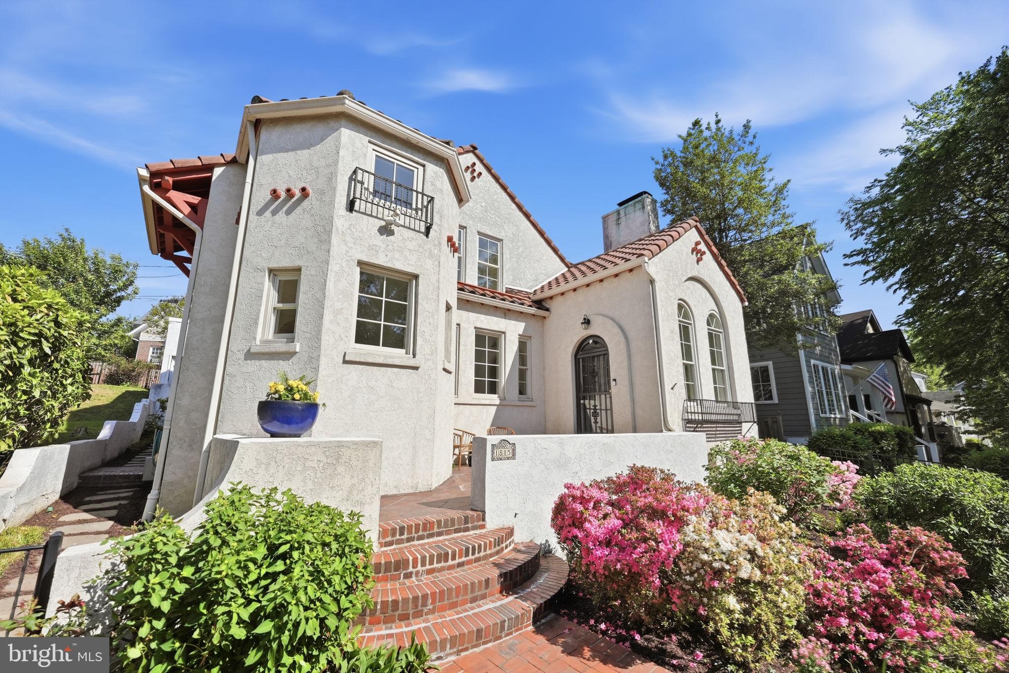 LYON VILLAGE - Residential