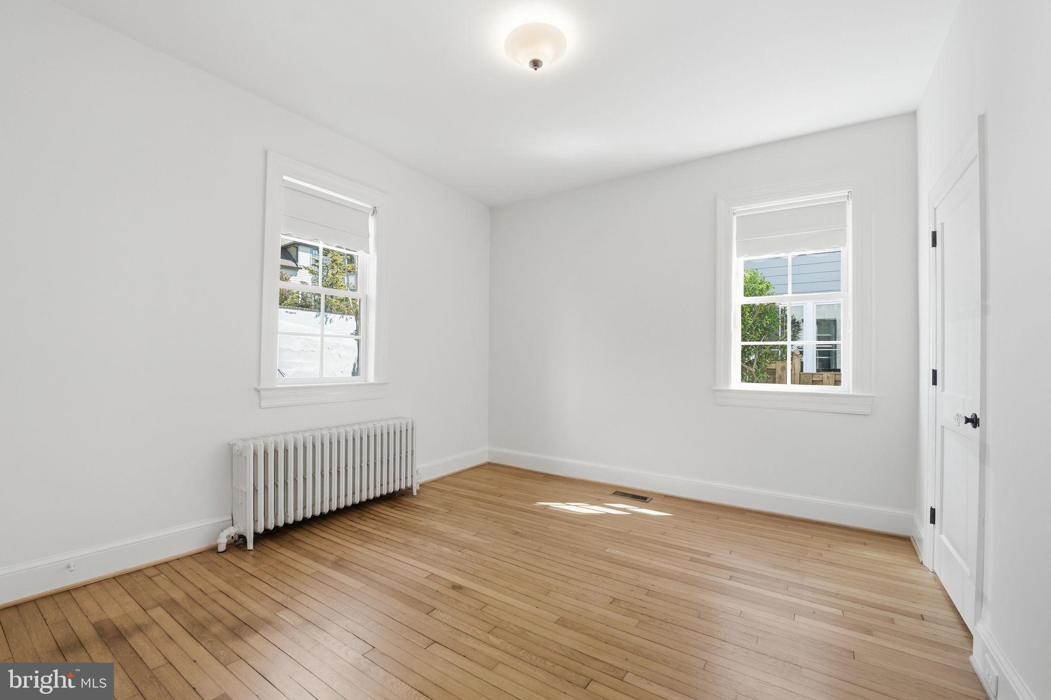 LYON VILLAGE - Residential