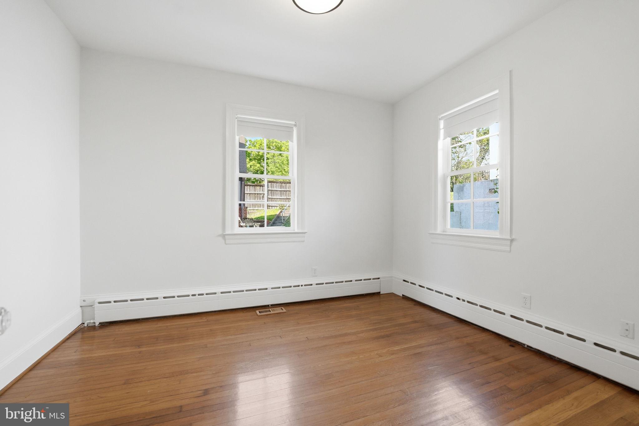 LYON VILLAGE - Residential