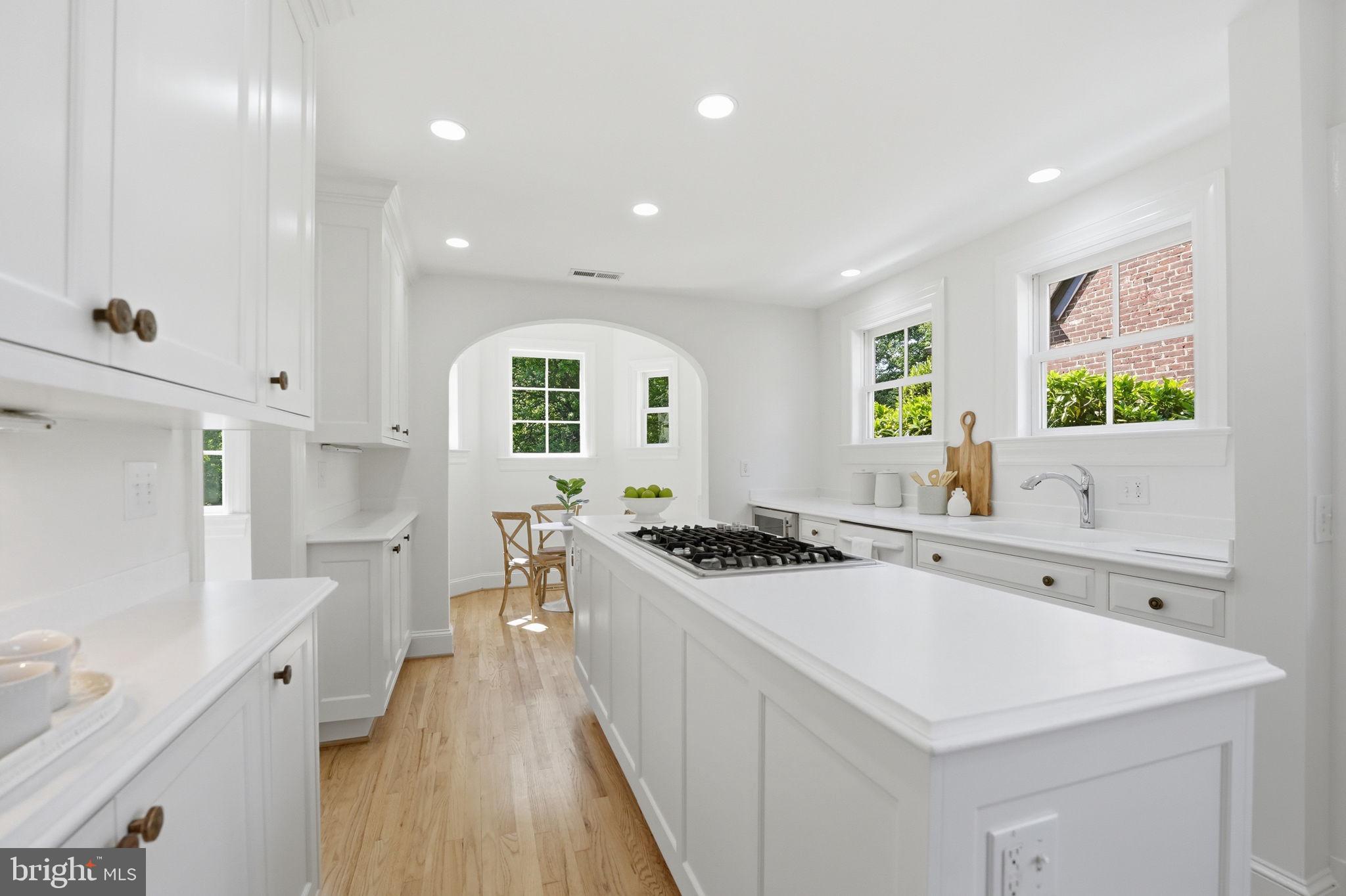 LYON VILLAGE - Residential