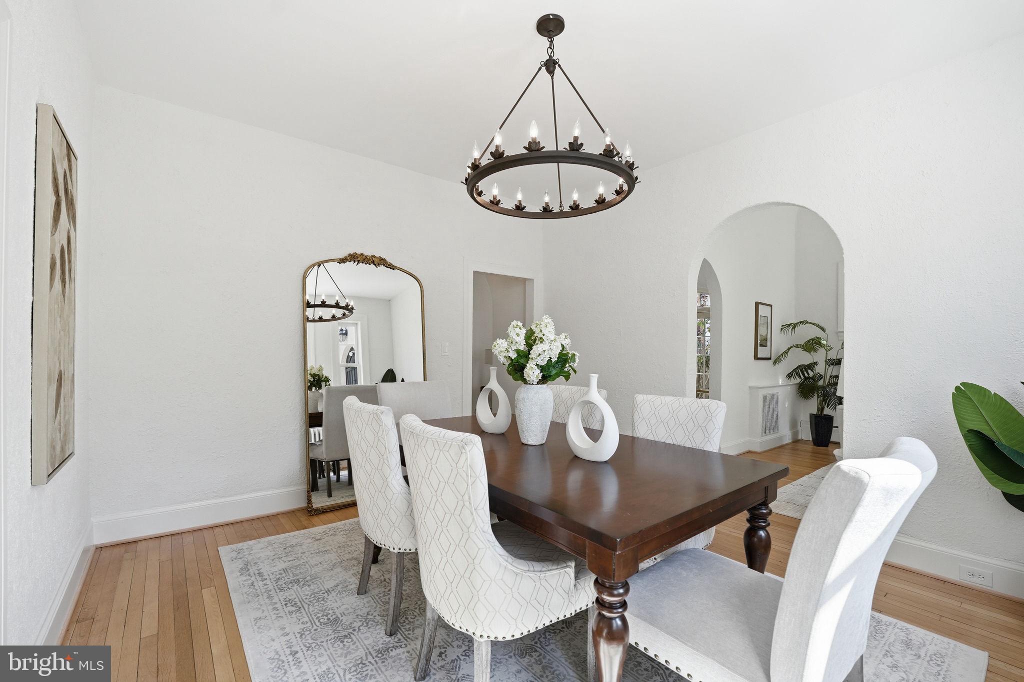 LYON VILLAGE - Residential