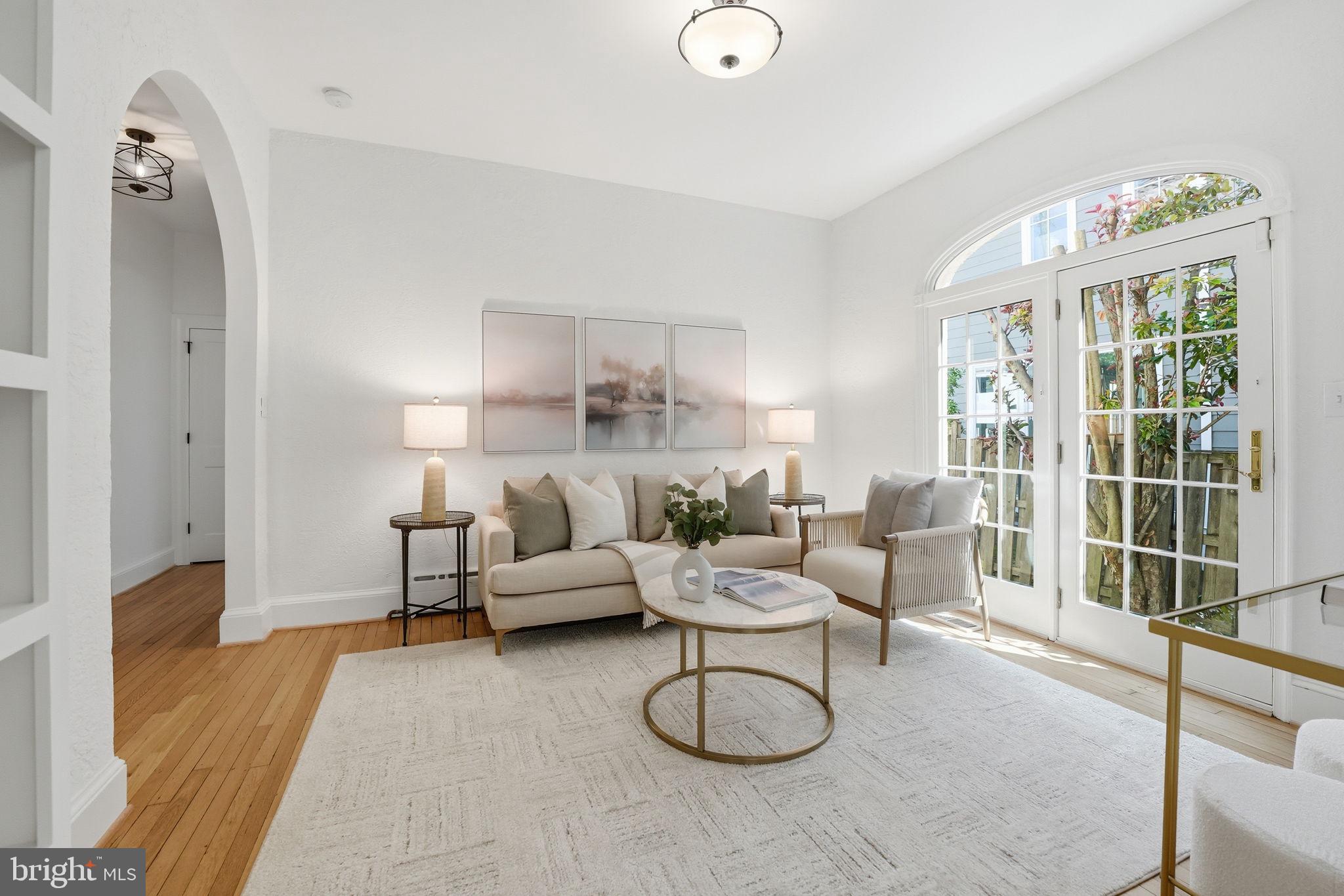 LYON VILLAGE - Residential