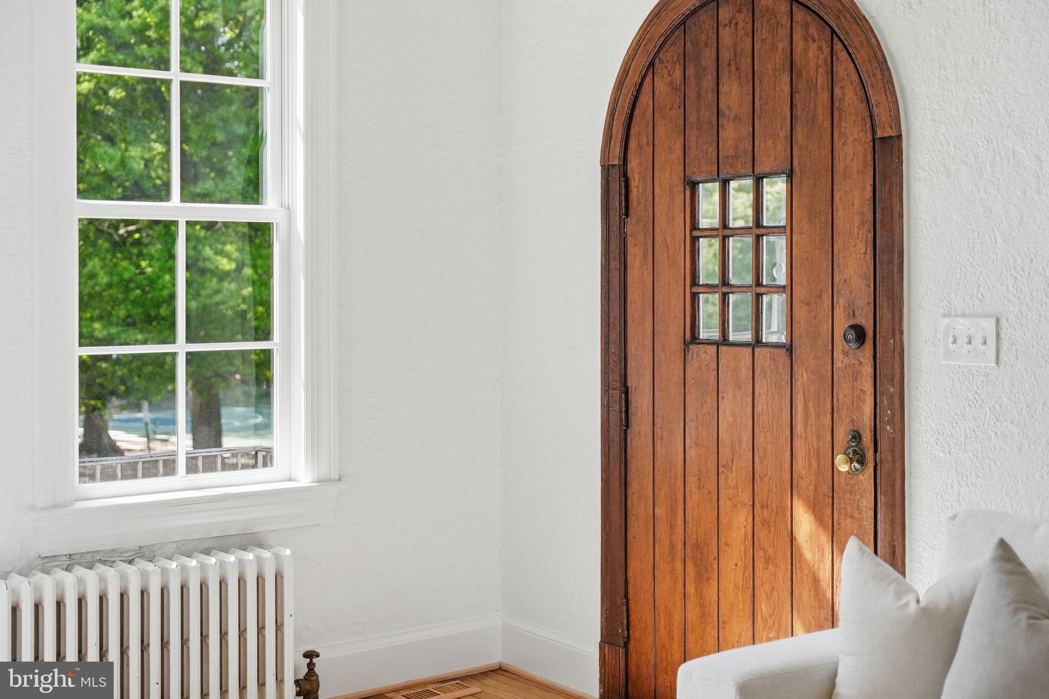 LYON VILLAGE - Residential