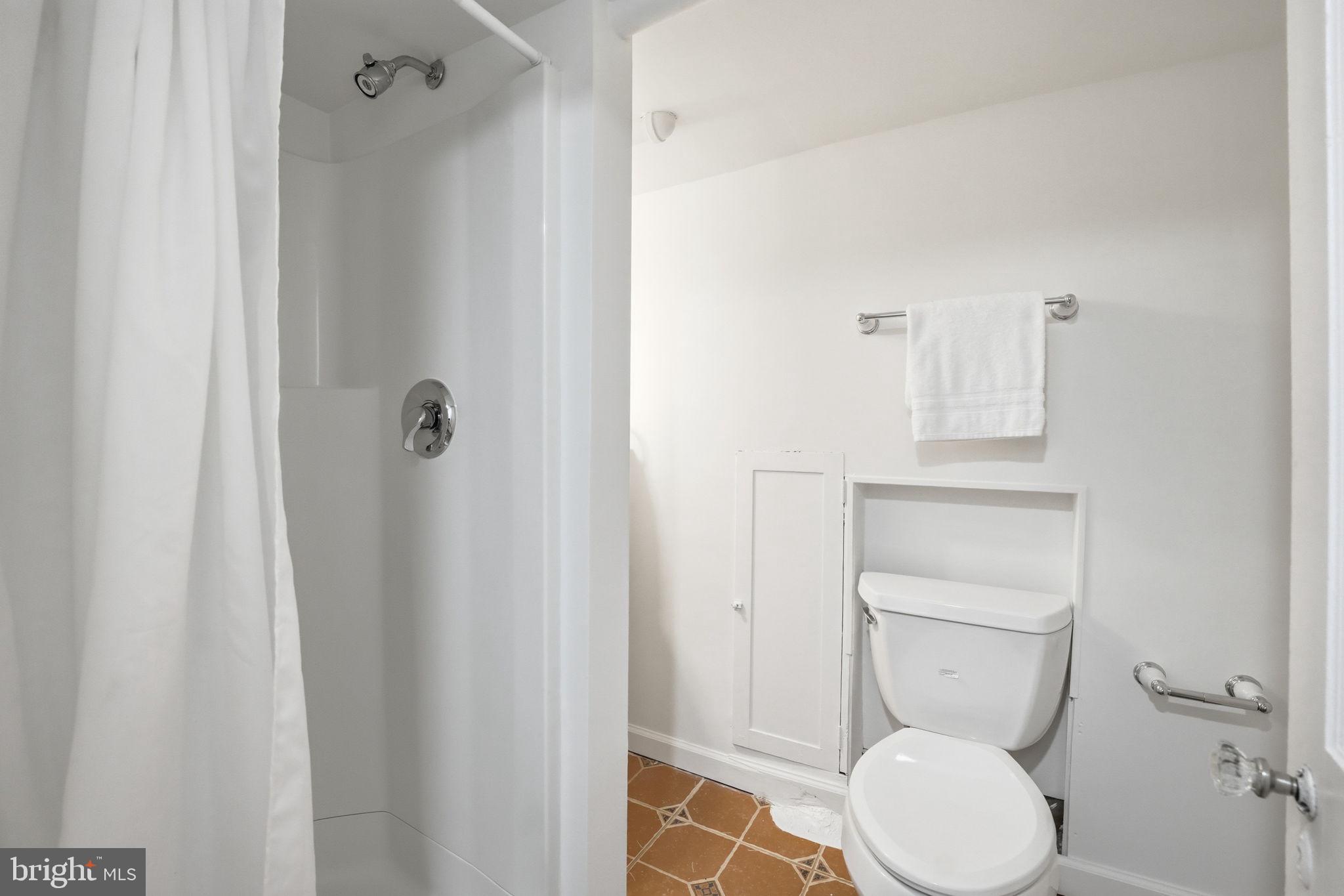 LYON VILLAGE - Residential