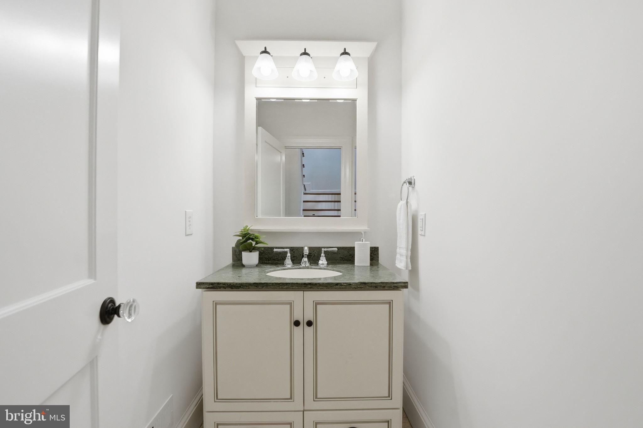 LYON VILLAGE - Residential