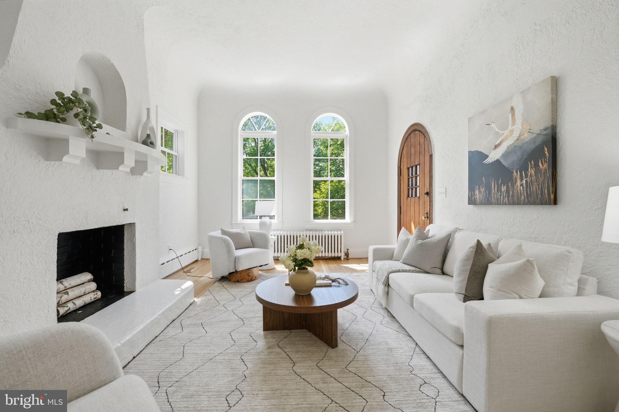 LYON VILLAGE - Residential