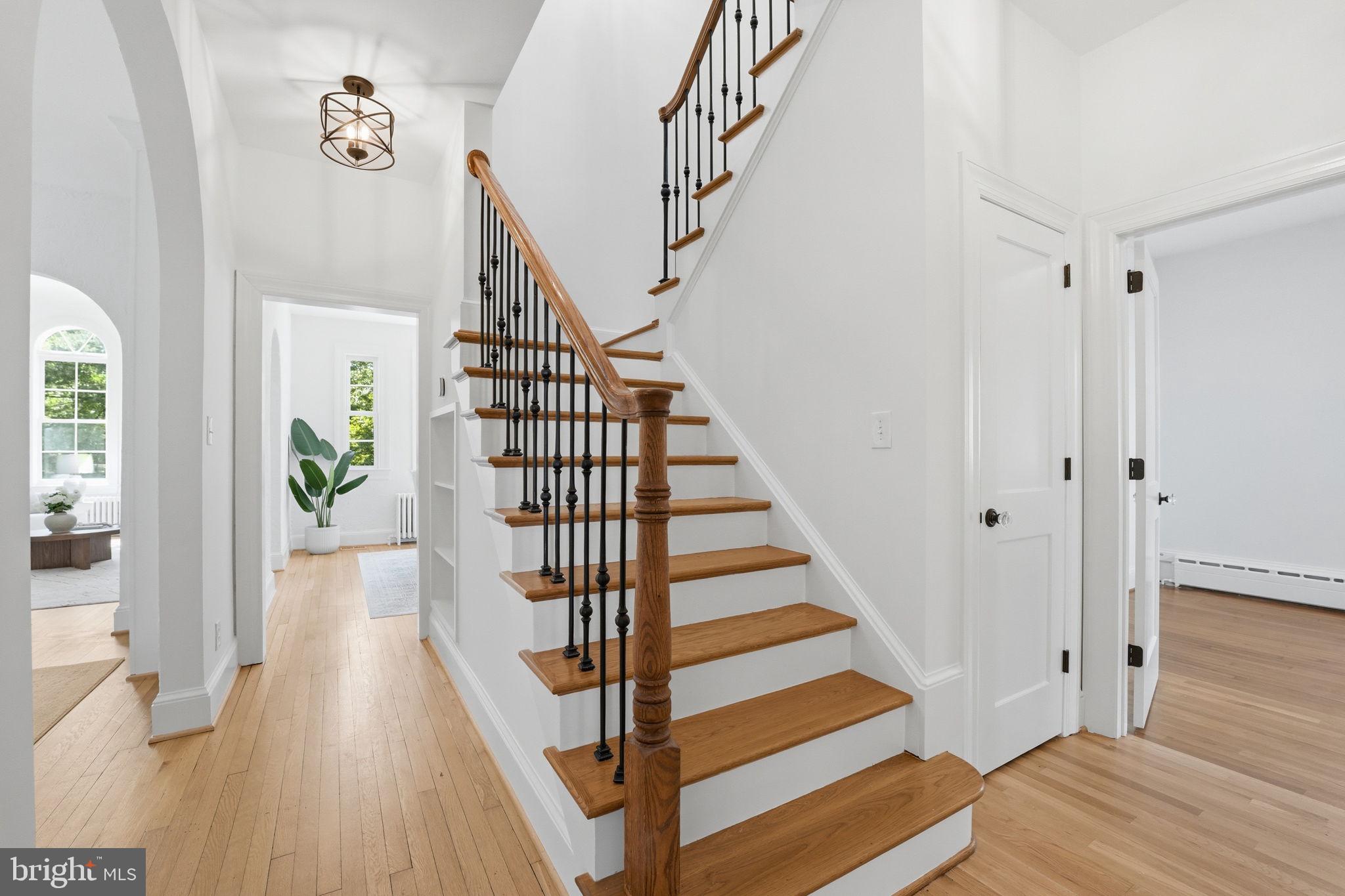 LYON VILLAGE - Residential