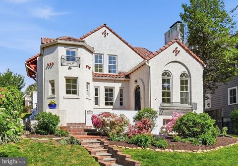 Photo of 1815 N Highland Street, ARLINGTON, VA 22201 (MLS # VAAR2069494)