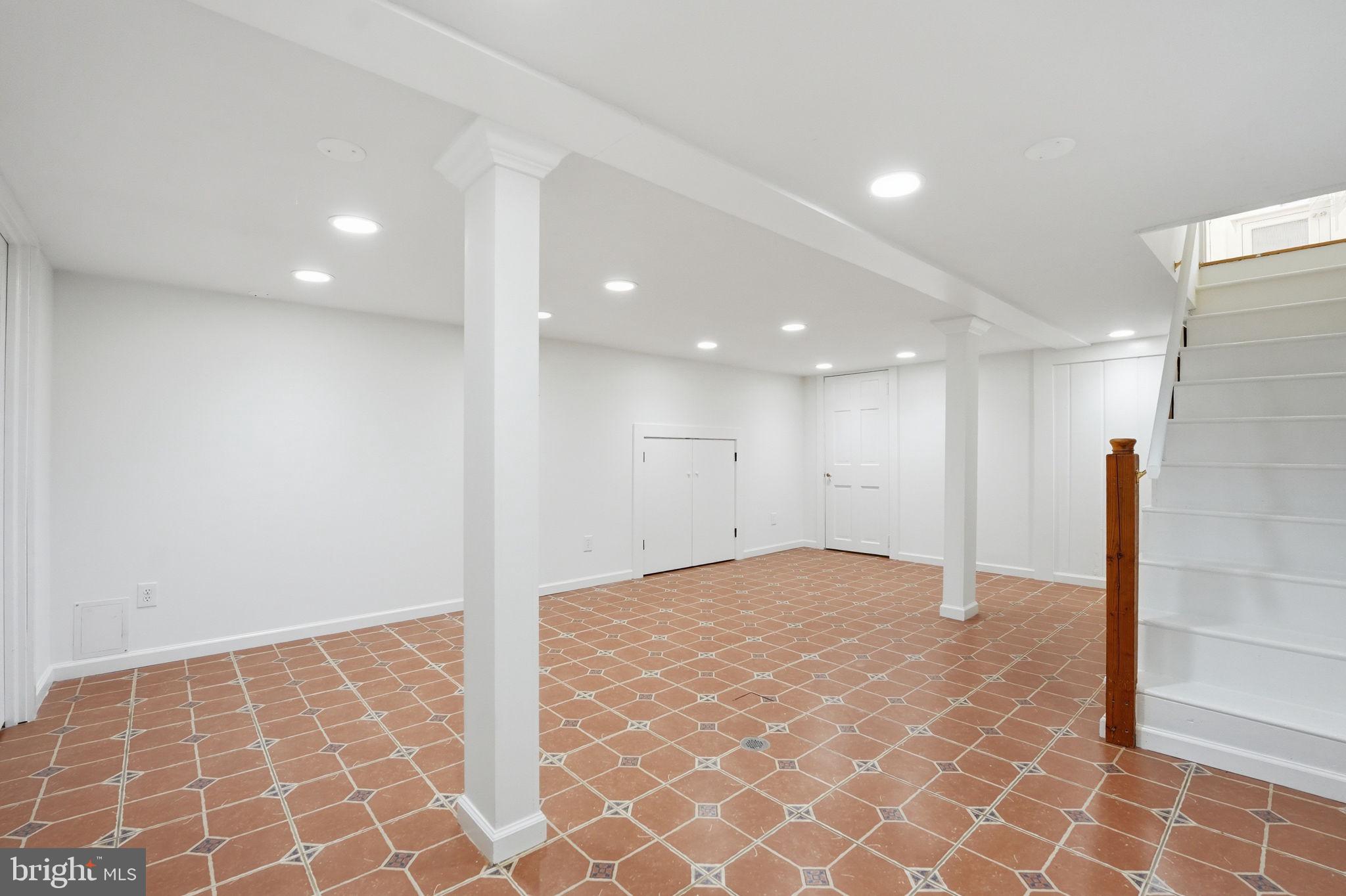 LYON VILLAGE - Residential