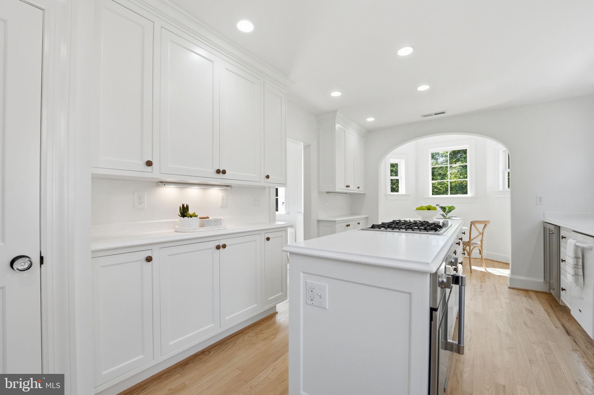 LYON VILLAGE - Residential