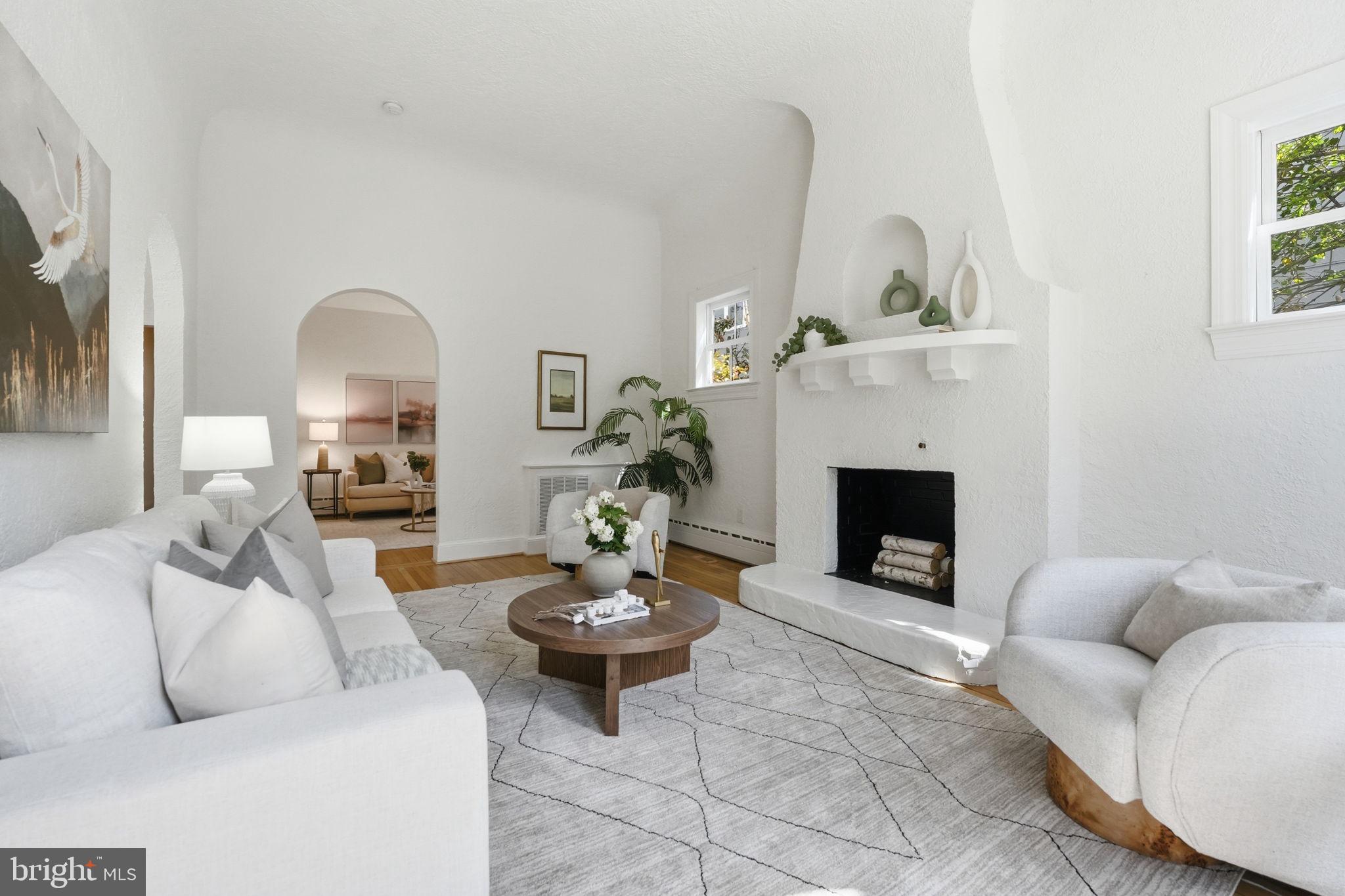 LYON VILLAGE - Residential