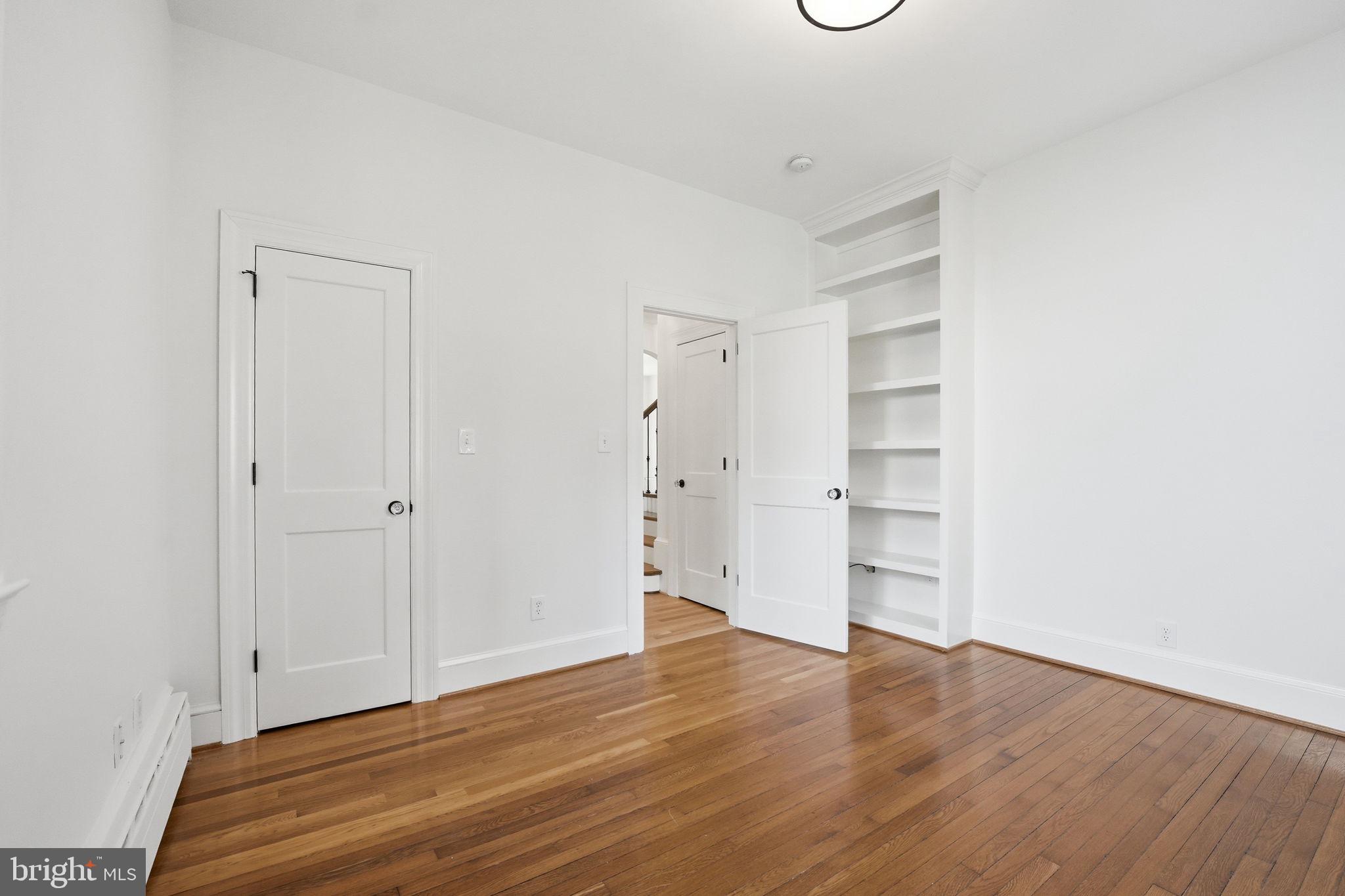 LYON VILLAGE - Residential