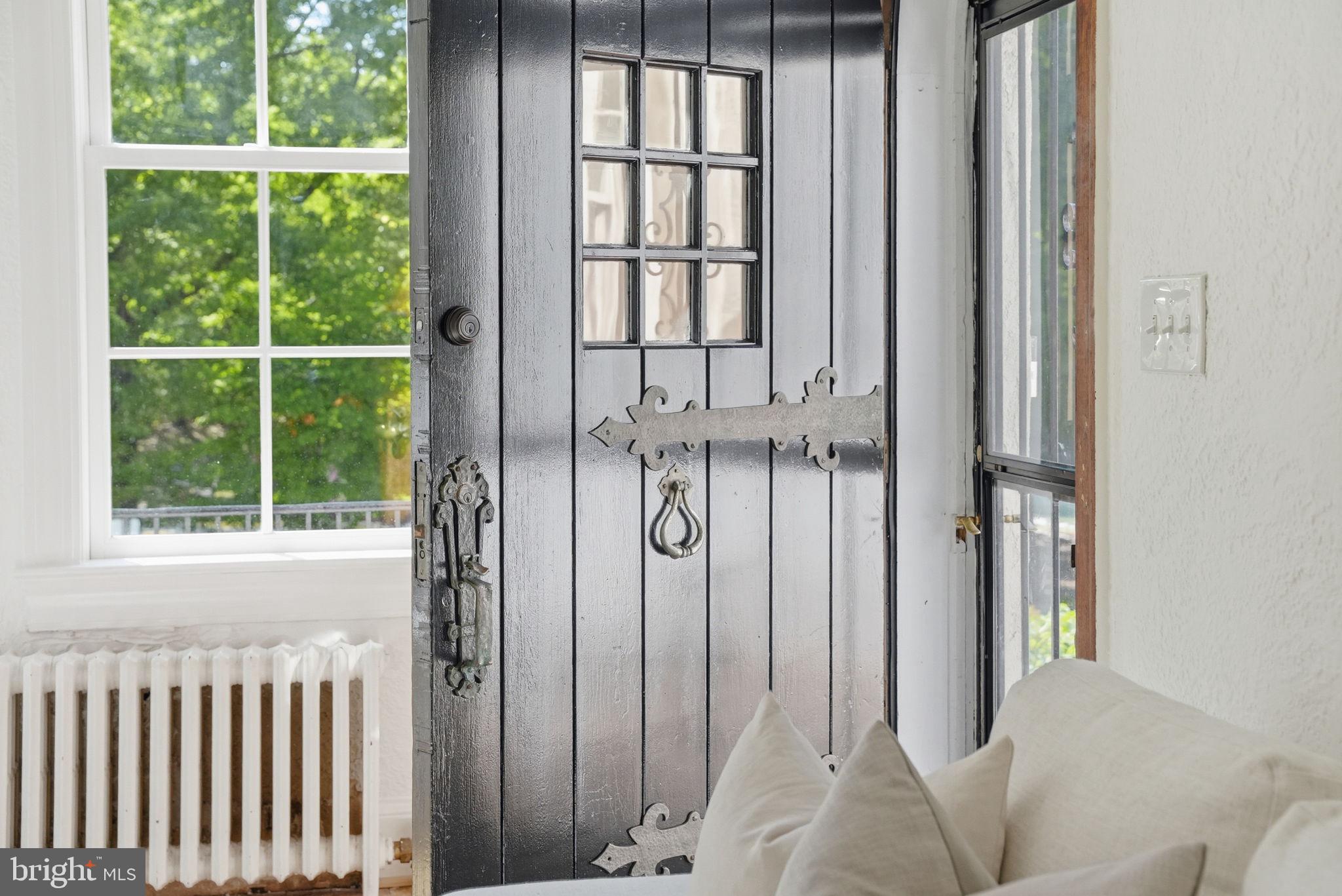 LYON VILLAGE - Residential