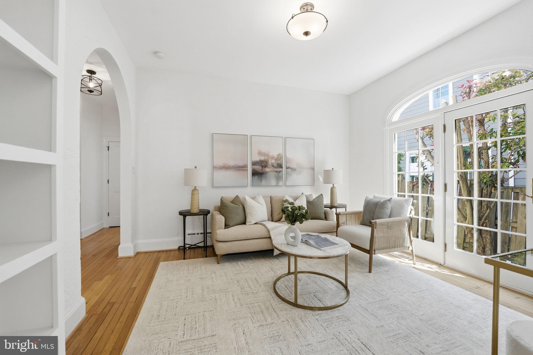 LYON VILLAGE - Residential