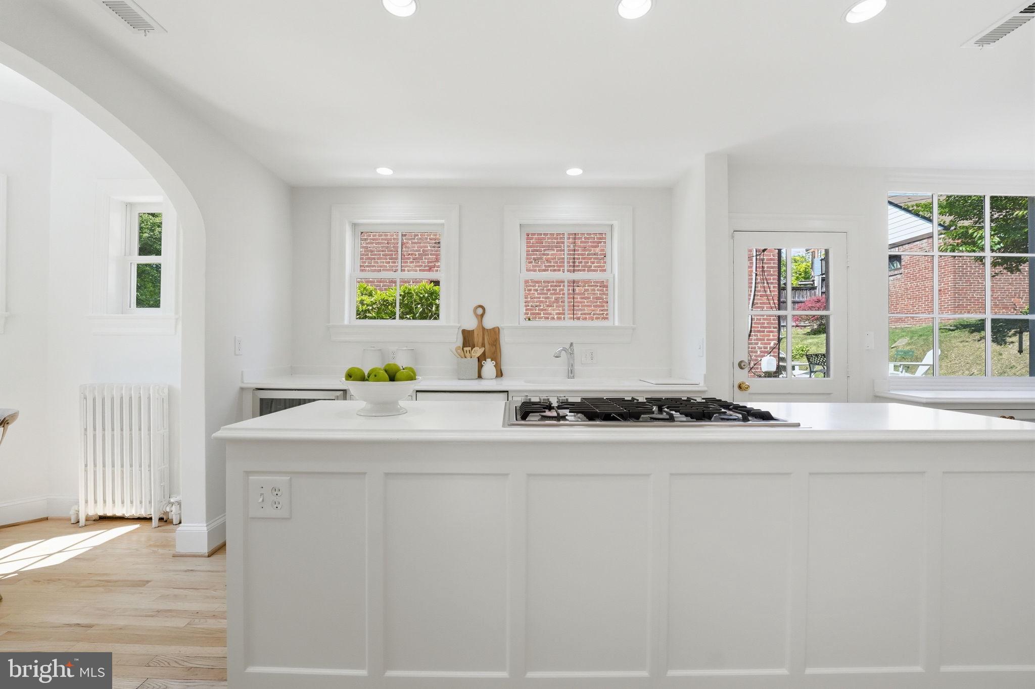 LYON VILLAGE - Residential