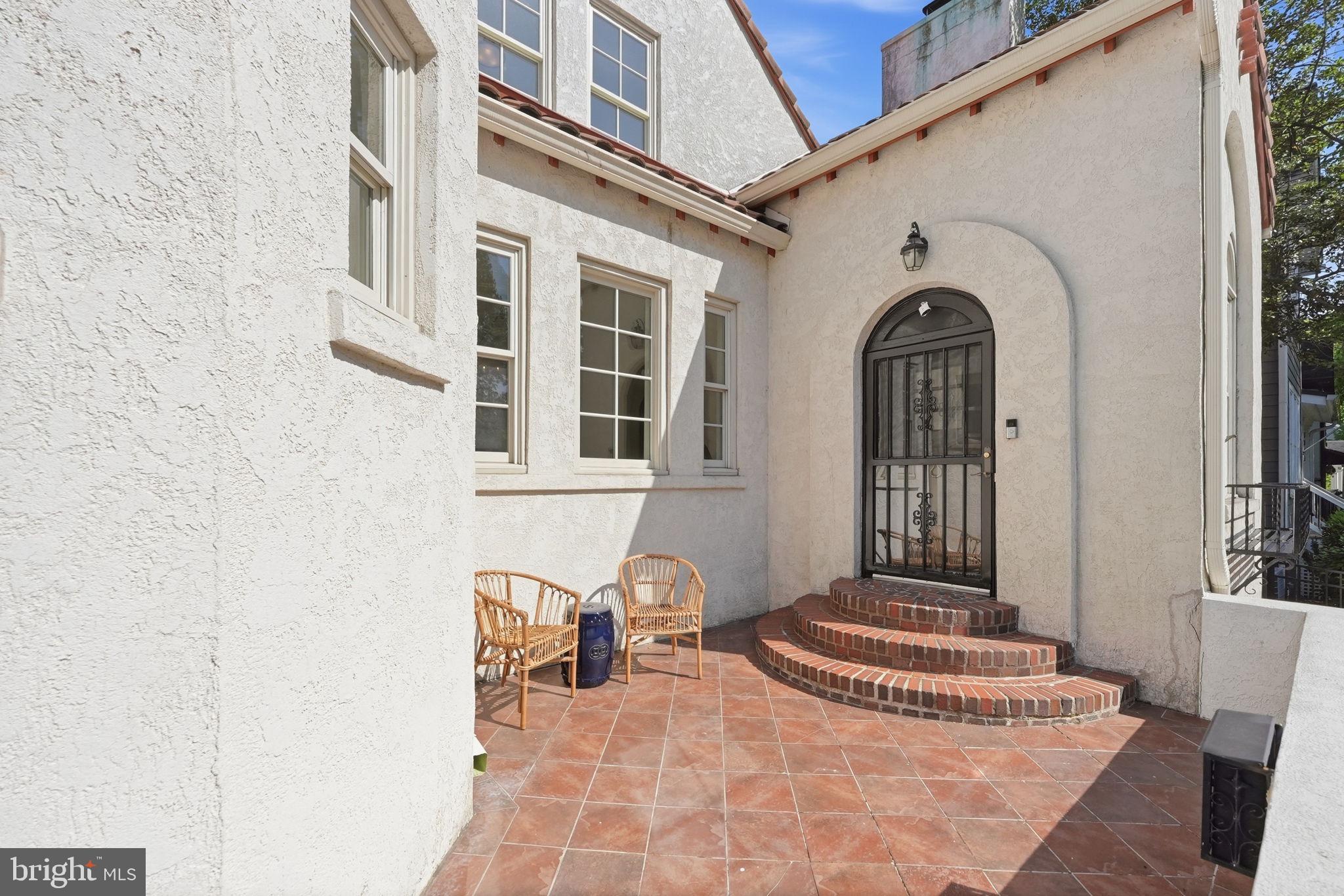 LYON VILLAGE - Residential