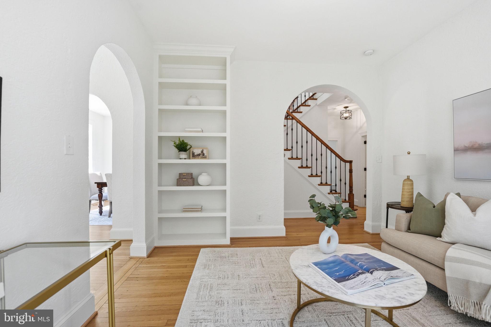 LYON VILLAGE - Residential