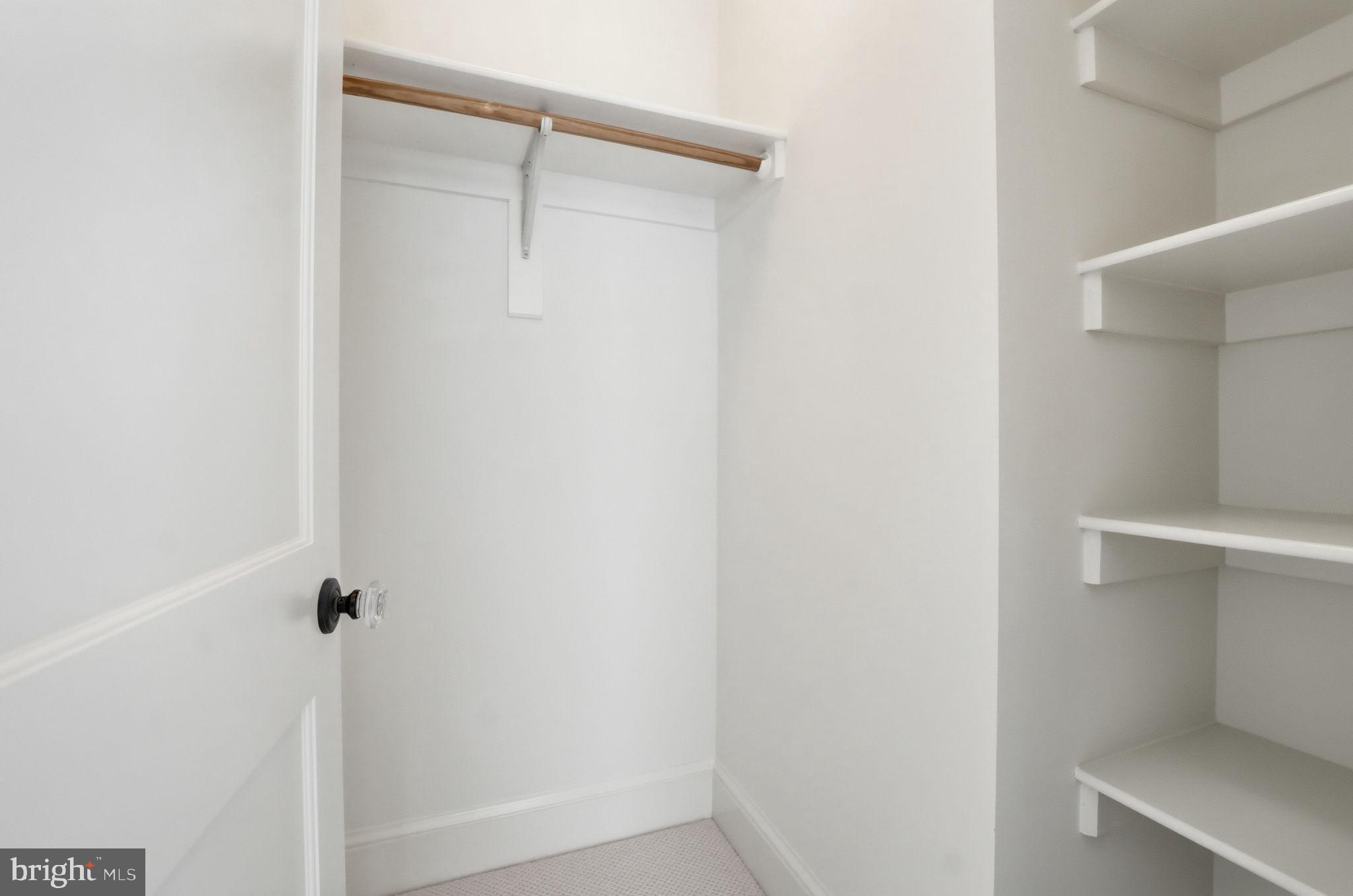 LYON VILLAGE - Residential