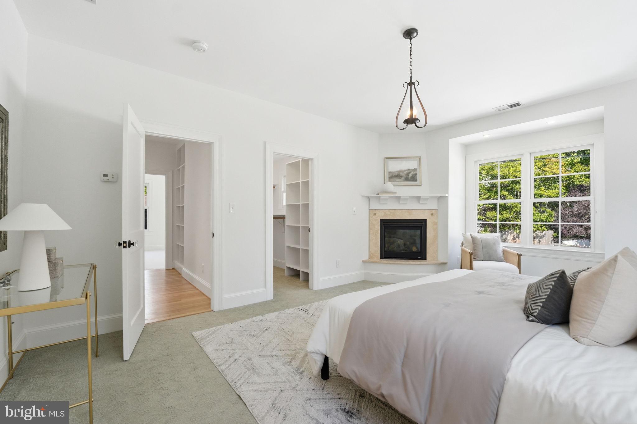 LYON VILLAGE - Residential