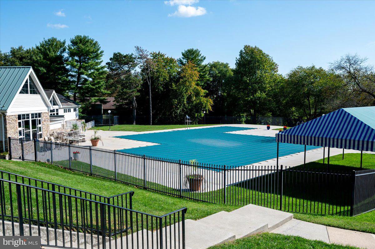 ROCKLAND RUN - Residential