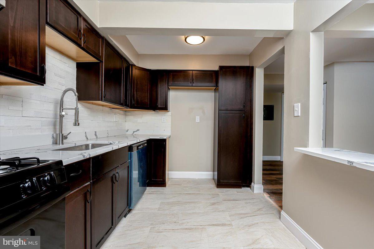 ROCKLAND RUN - Residential