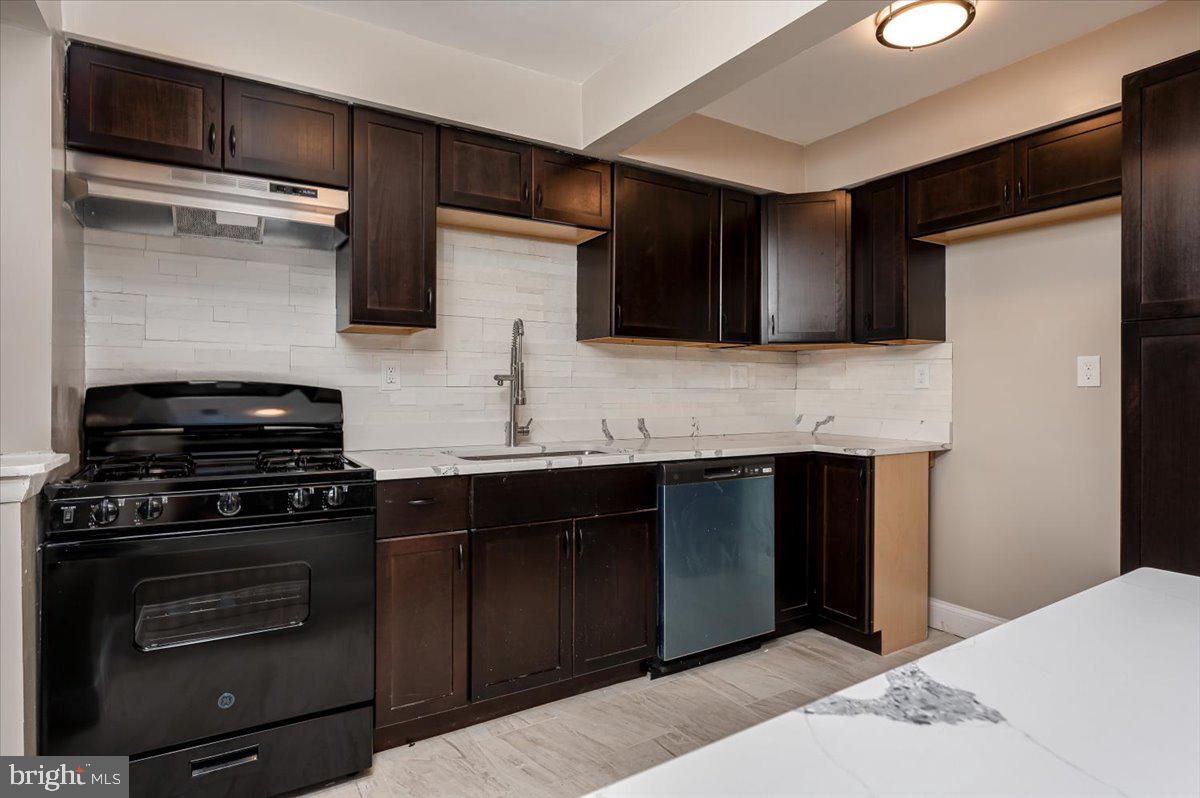 ROCKLAND RUN - Residential