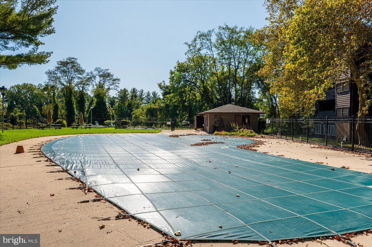 ROCKLAND RUN - Residential