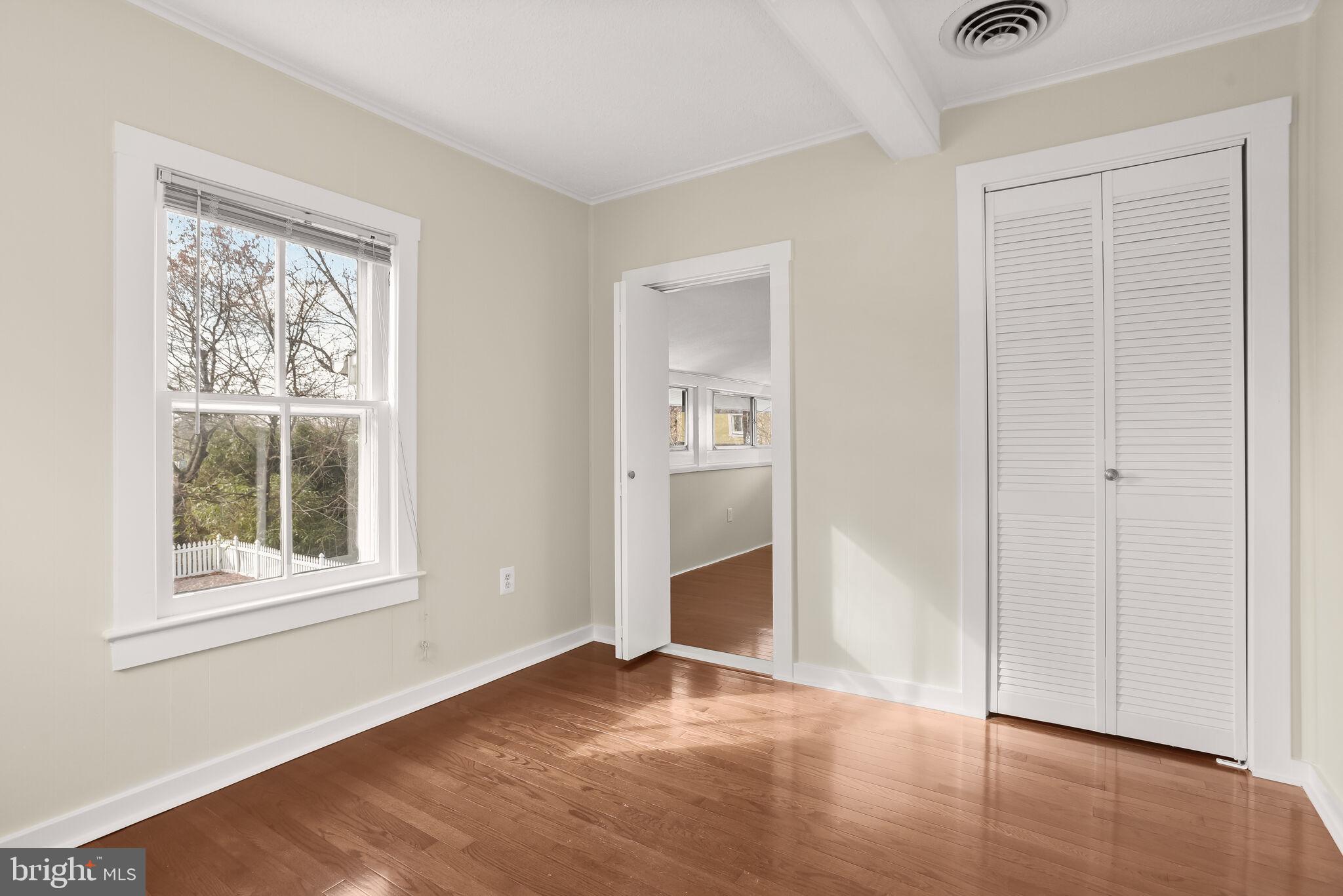 LAUREL - Residential