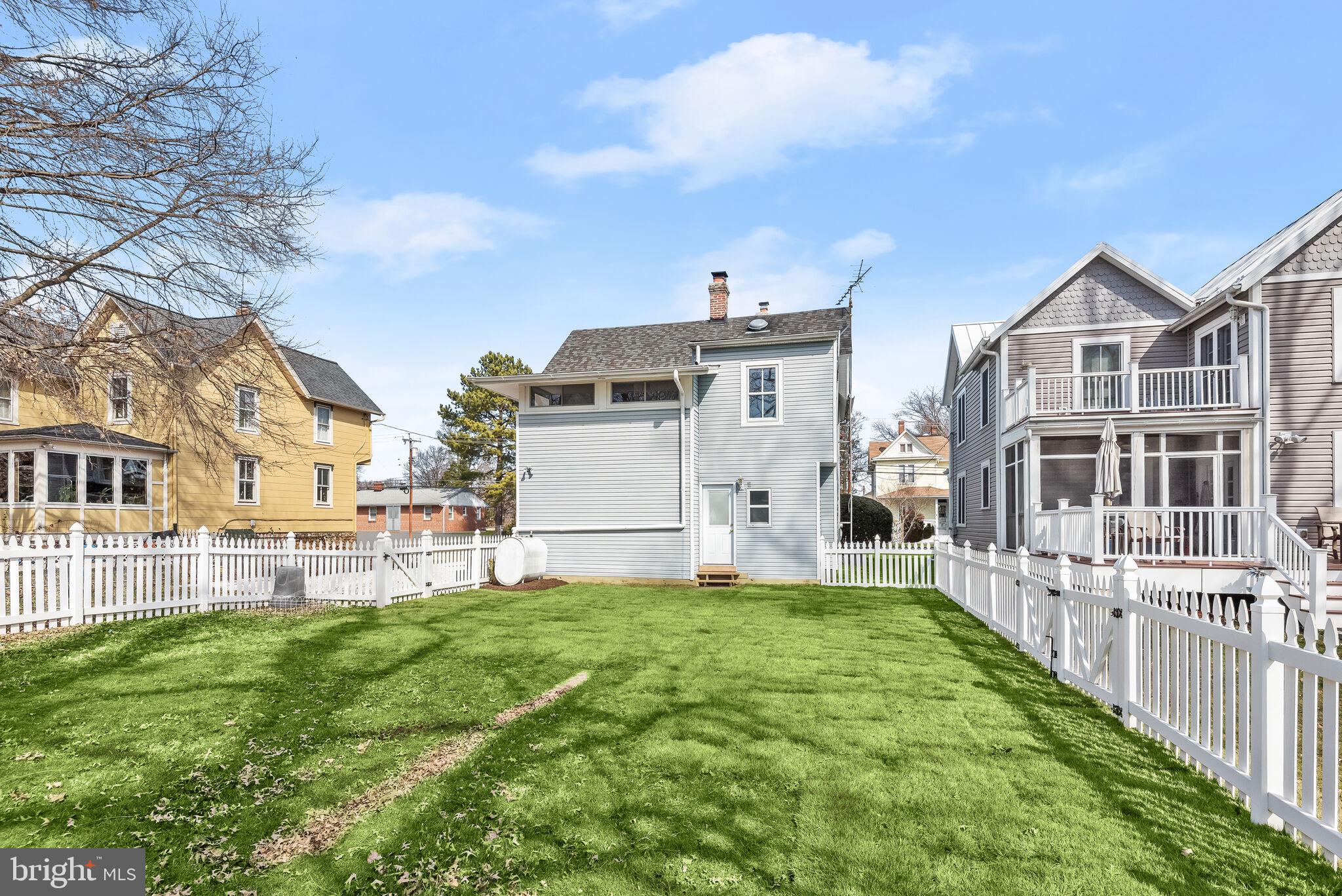 LAUREL - Residential