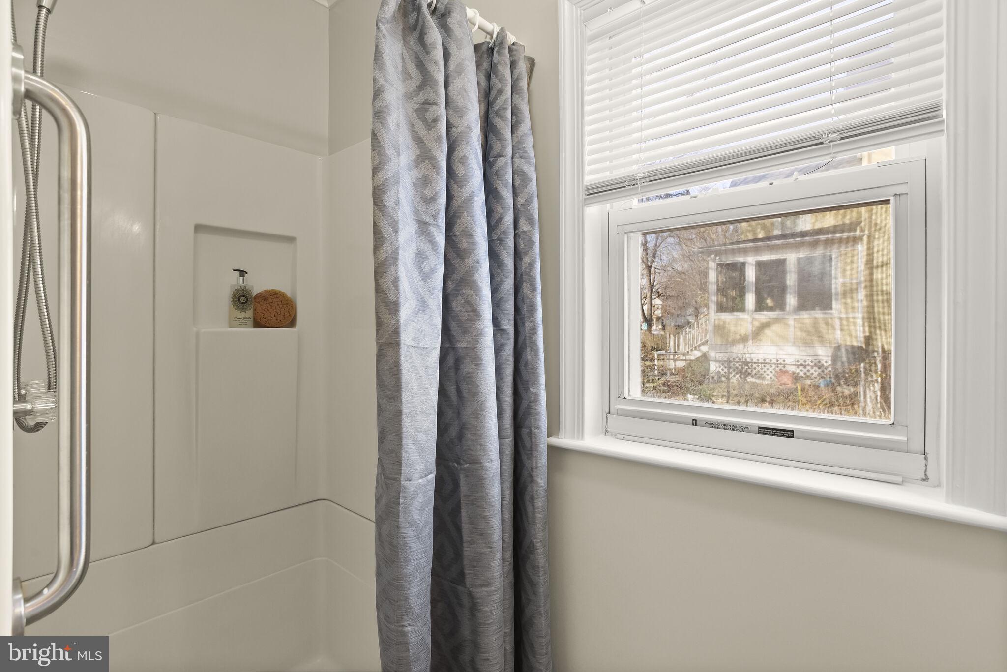 LAUREL - Residential