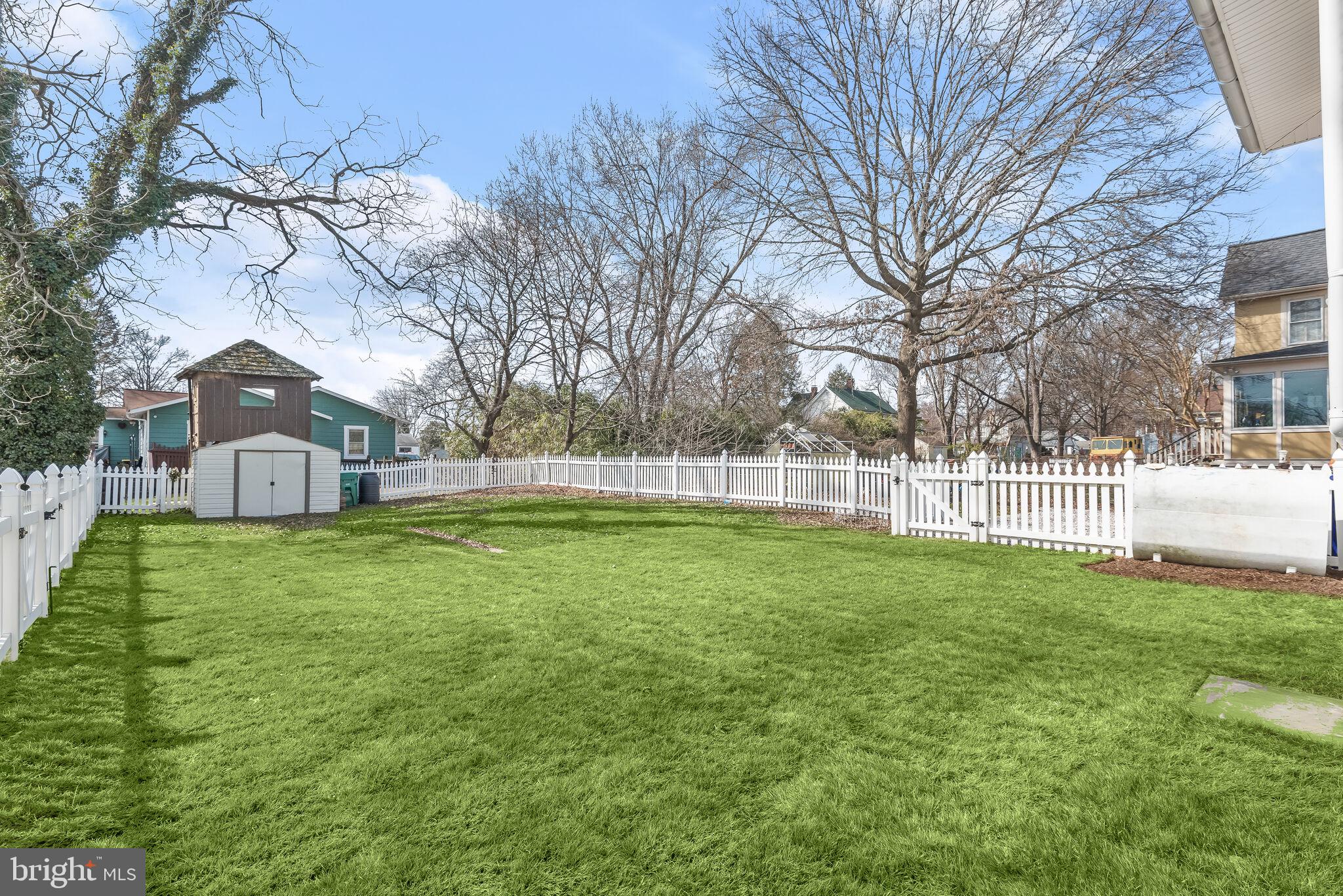 LAUREL - Residential