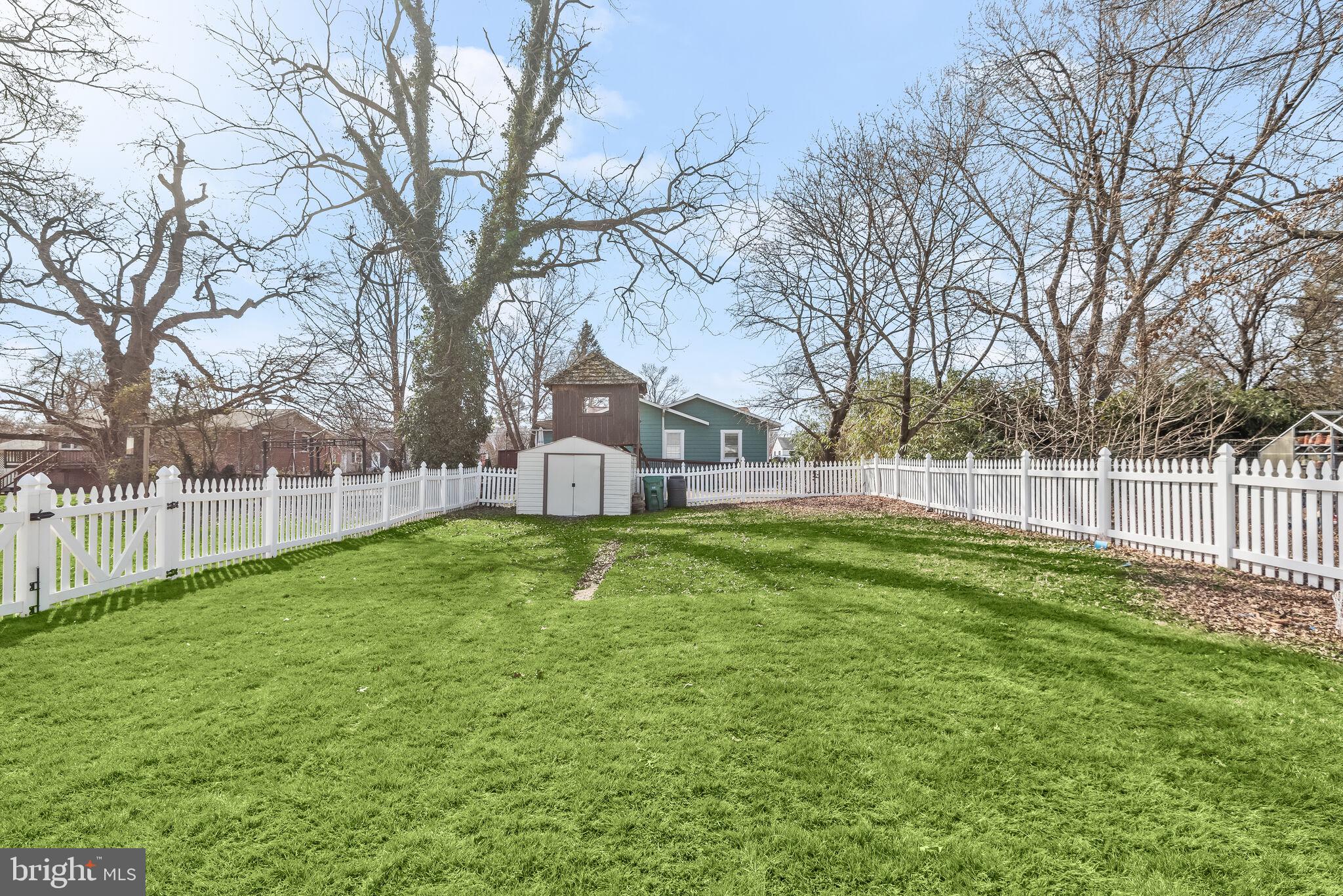 LAUREL - Residential