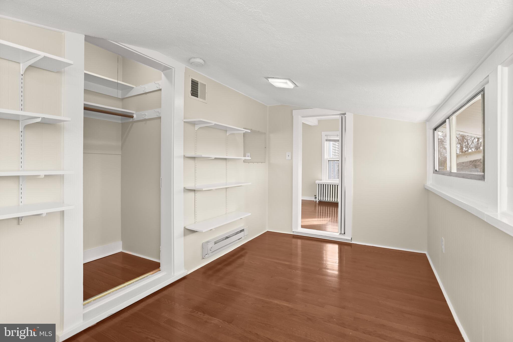 LAUREL - Residential