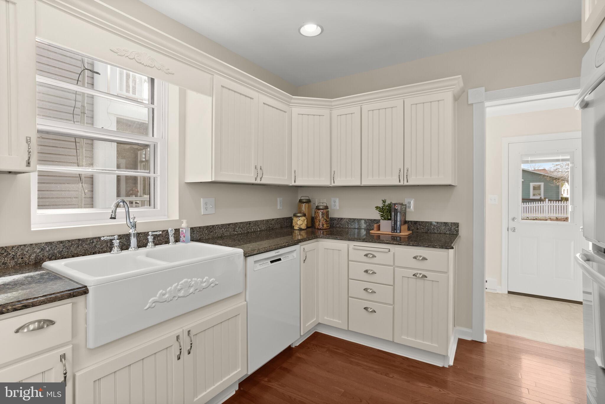 LAUREL - Residential