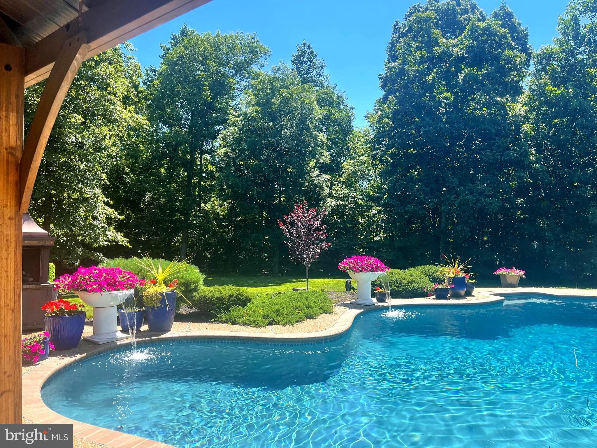 CEDAR CREST - Residential