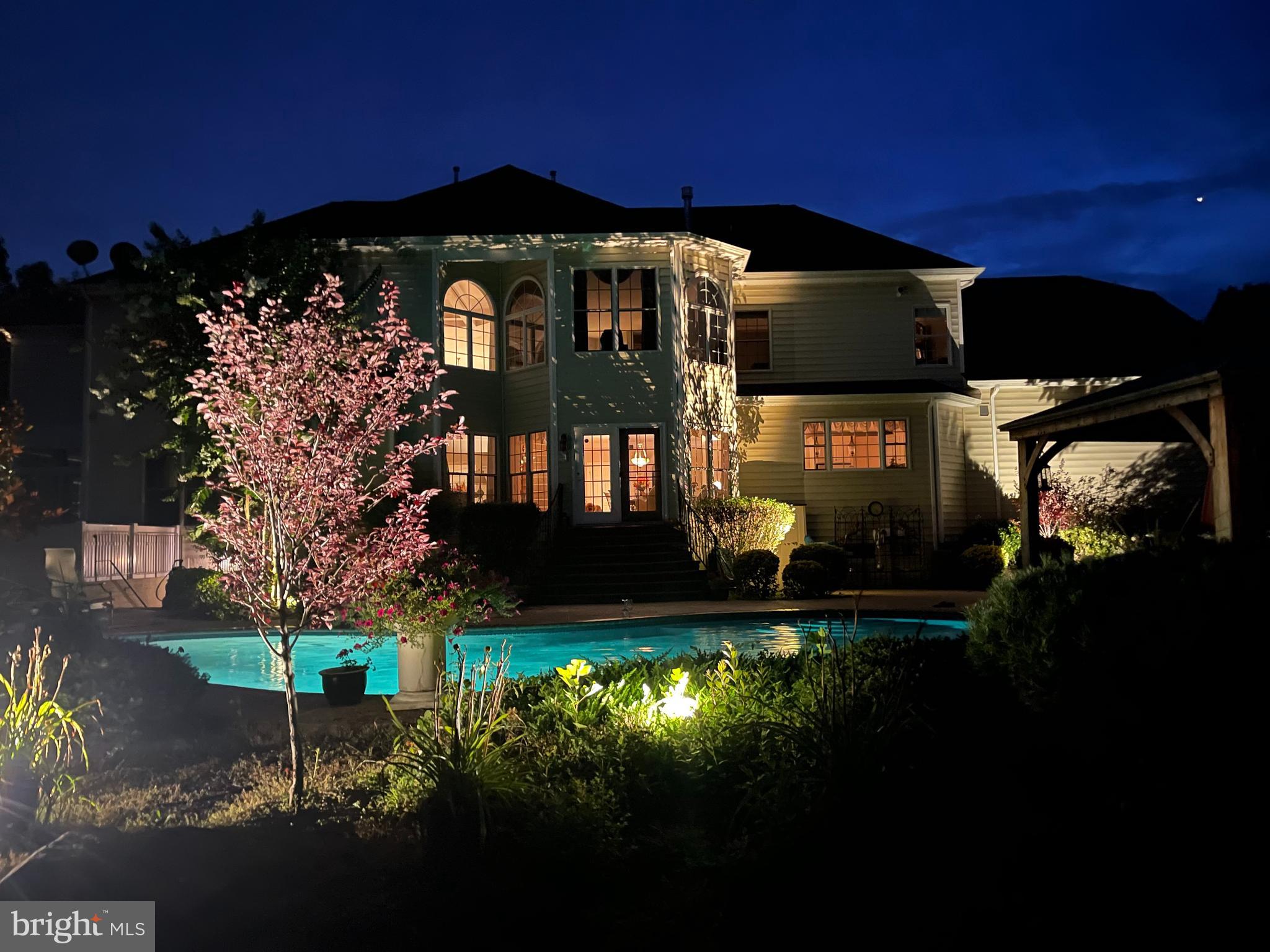 CEDAR CREST - Residential