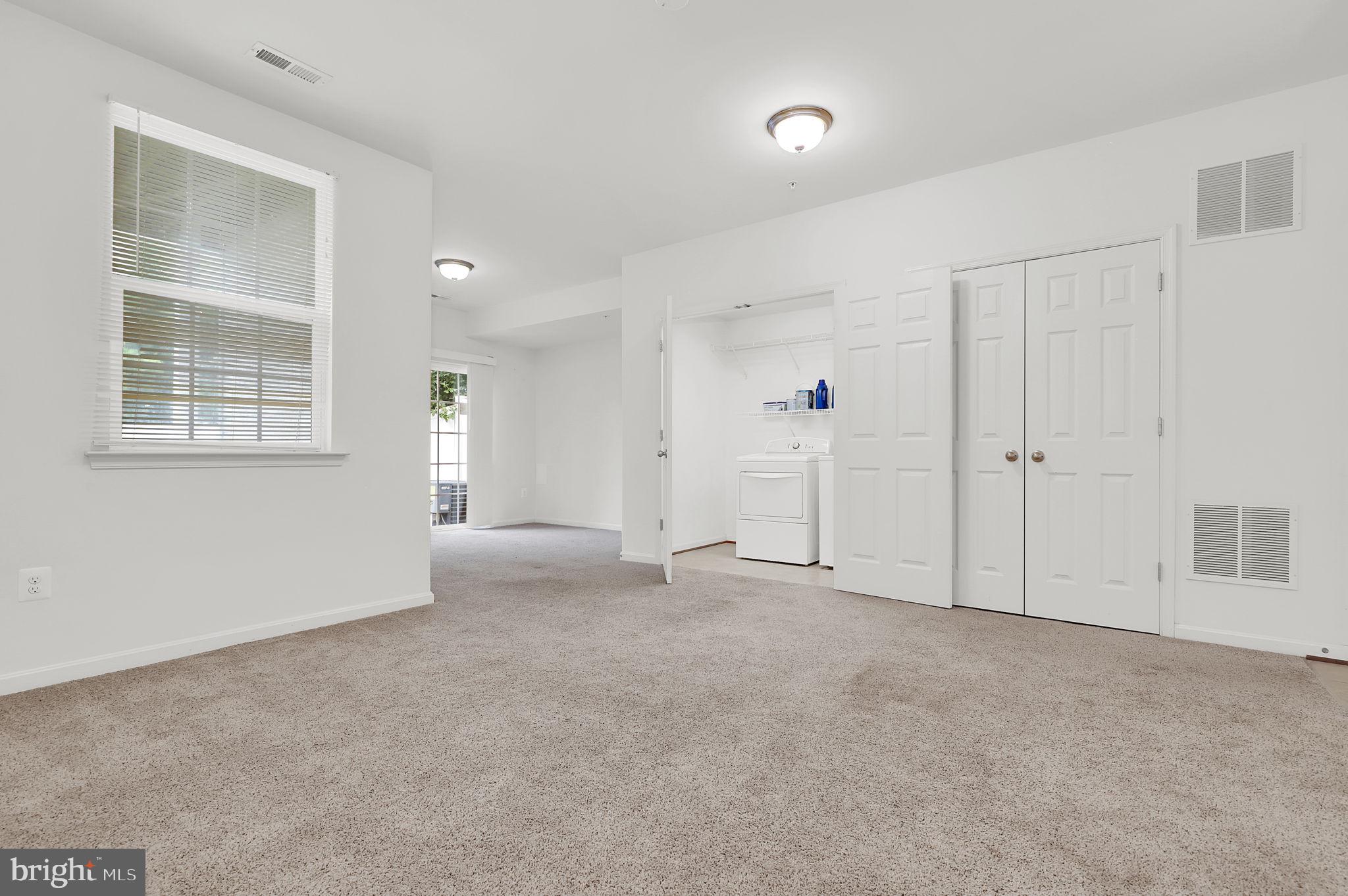 BALLENGER CREEK CENTER POND - Residential