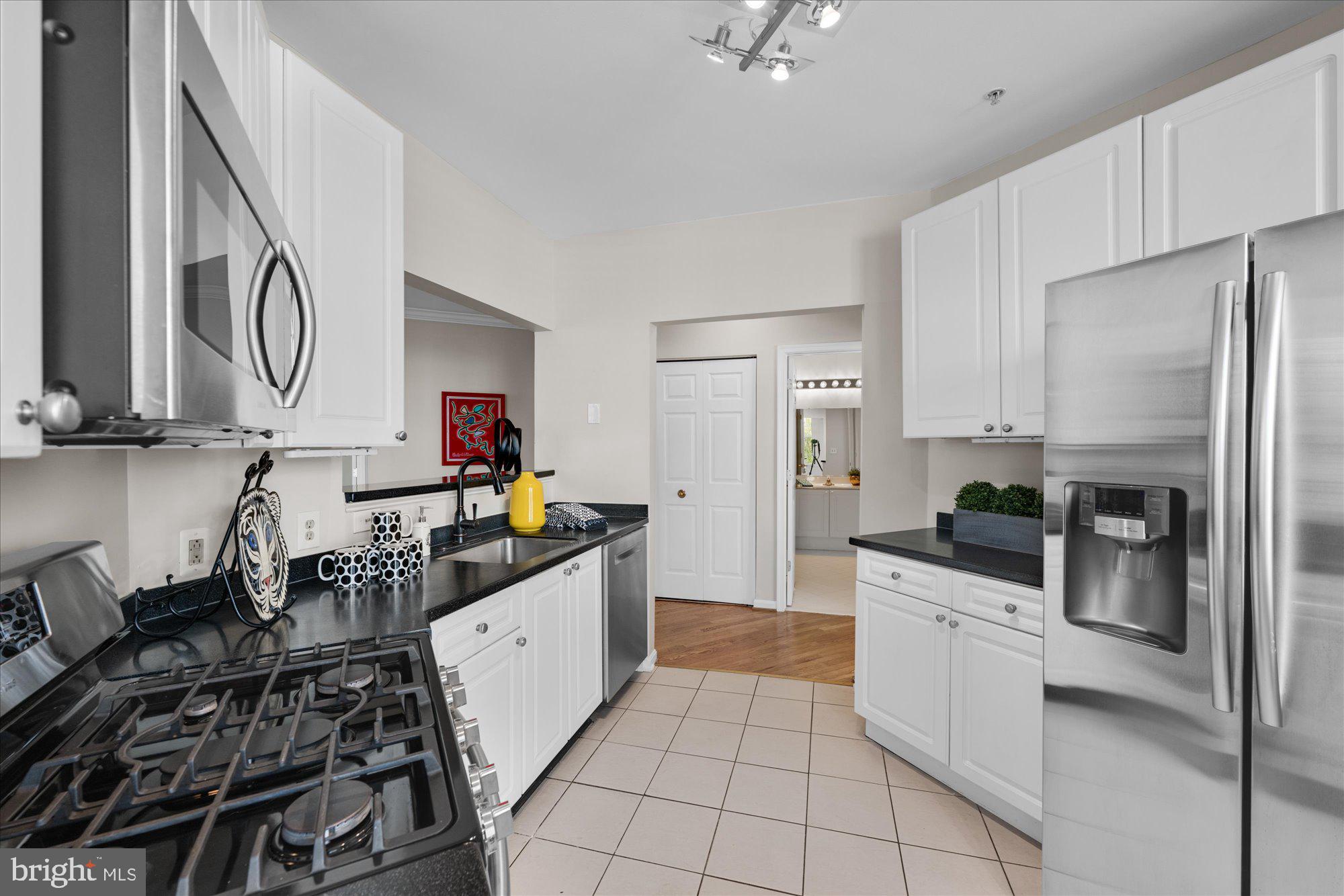 CAMERON STATION - Residential