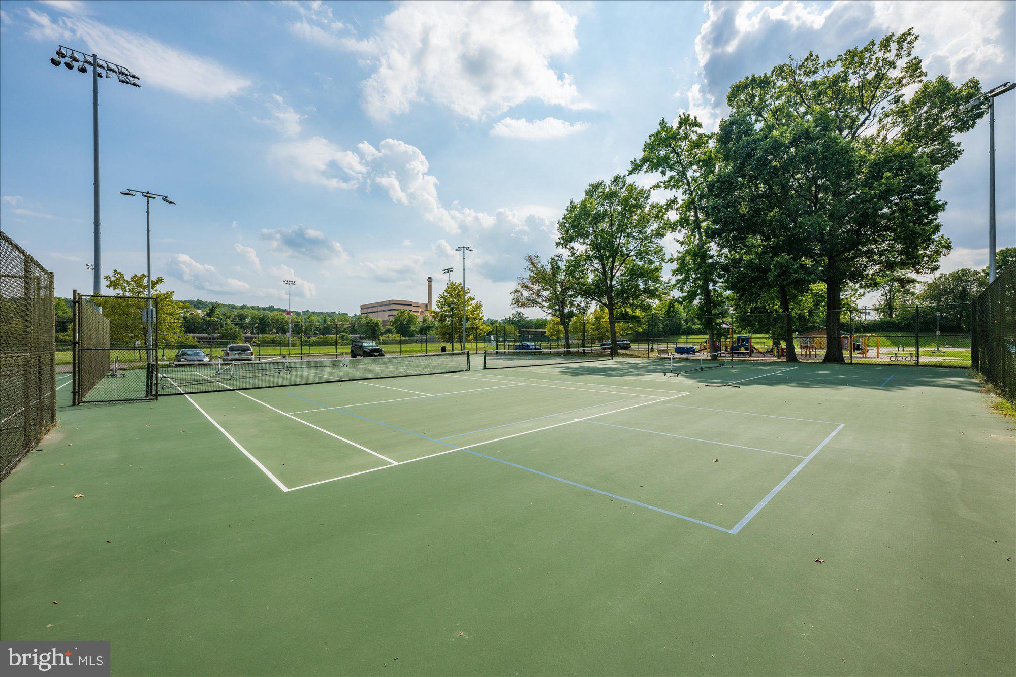 CAMERON STATION - Residential