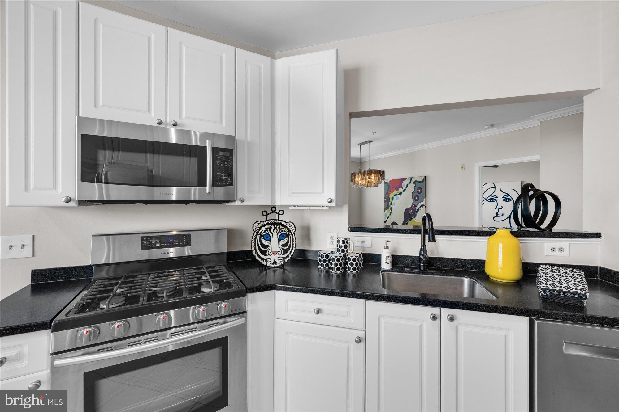 CAMERON STATION - Residential