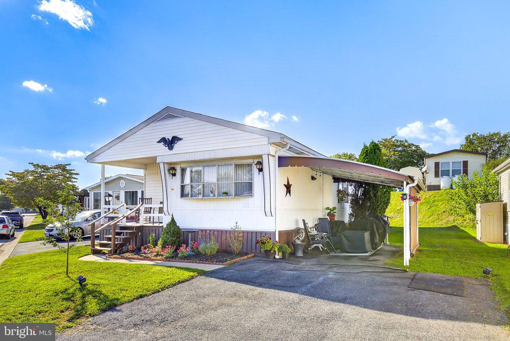 Photo of 77 Ridgewood Manor, MANHEIM, PA 17545 (MLS # PALA2074902)