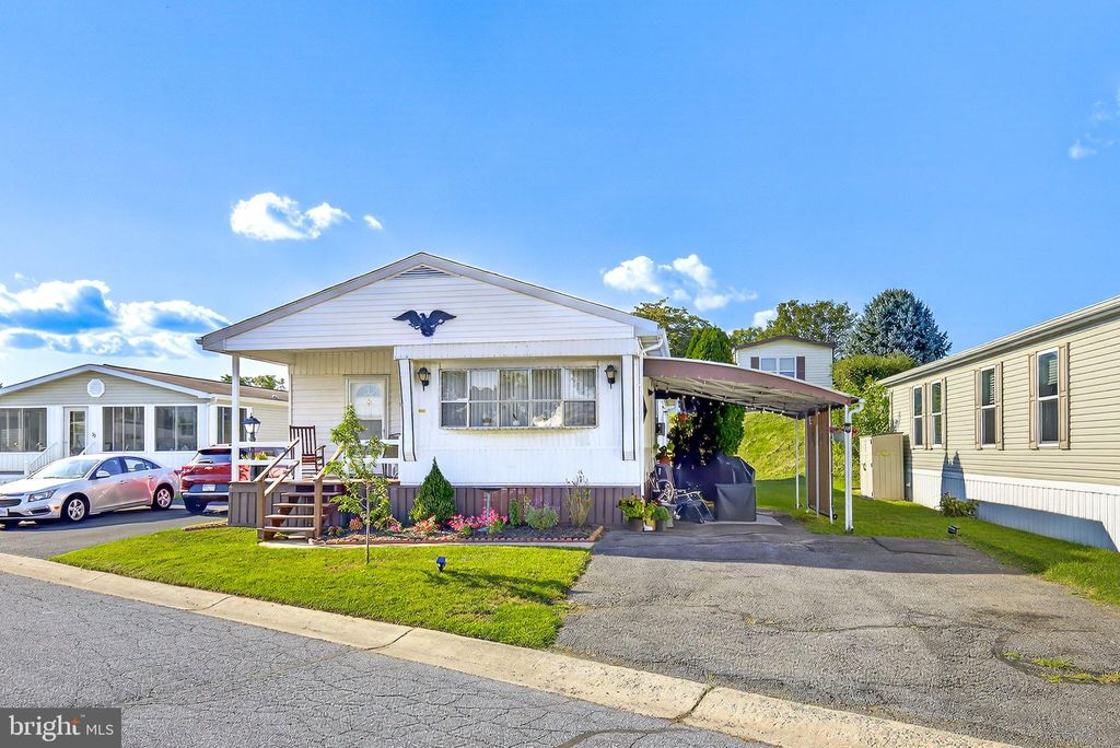 Photo of 77 Ridgewood Manor, MANHEIM, PA 17545 (MLS # PALA2074902)