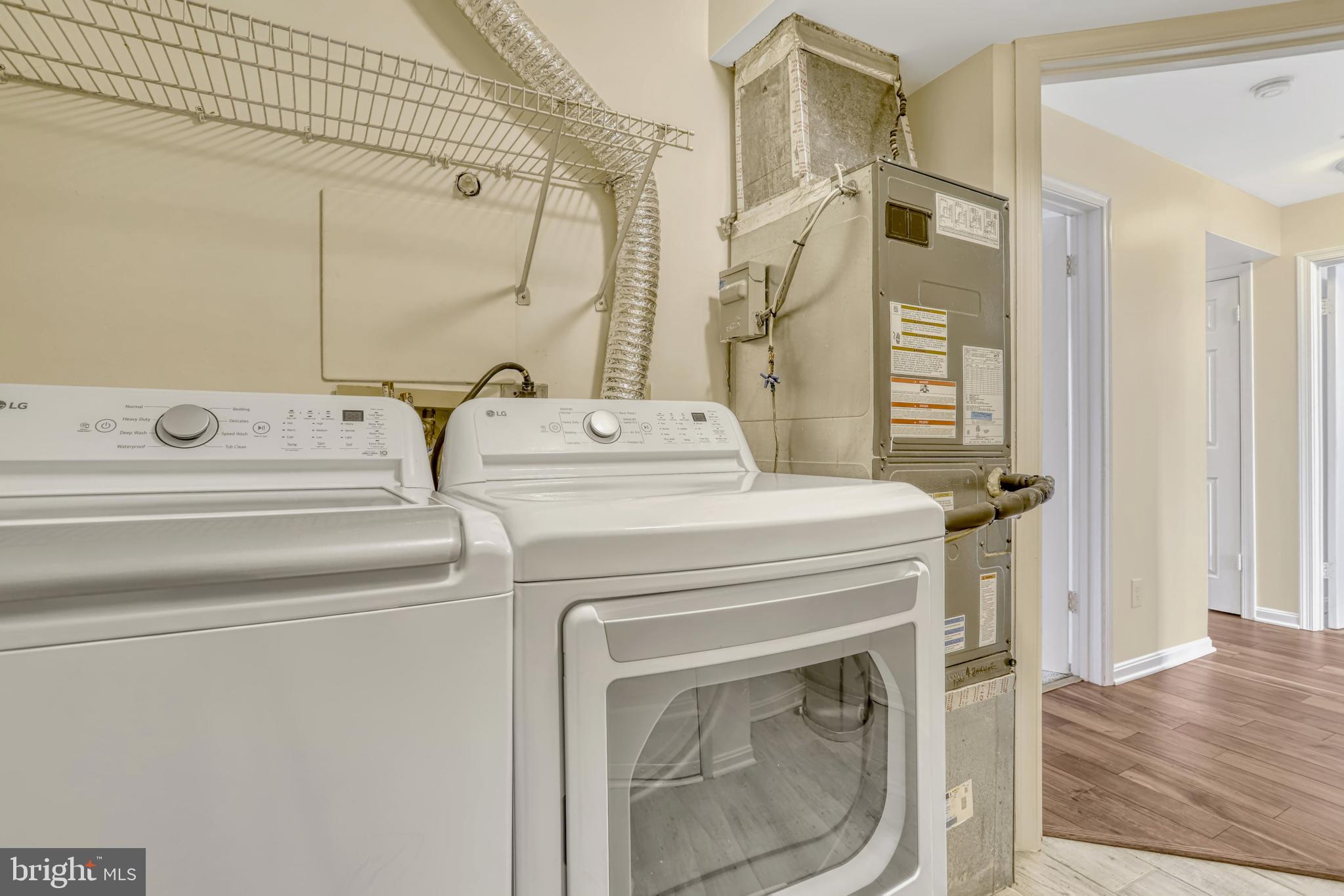 TIERS AT MANCHESTER LAKE - Residential