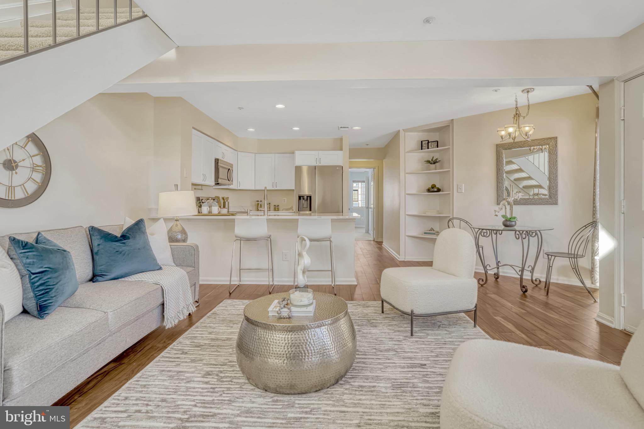 TIERS AT MANCHESTER LAKE - Residential