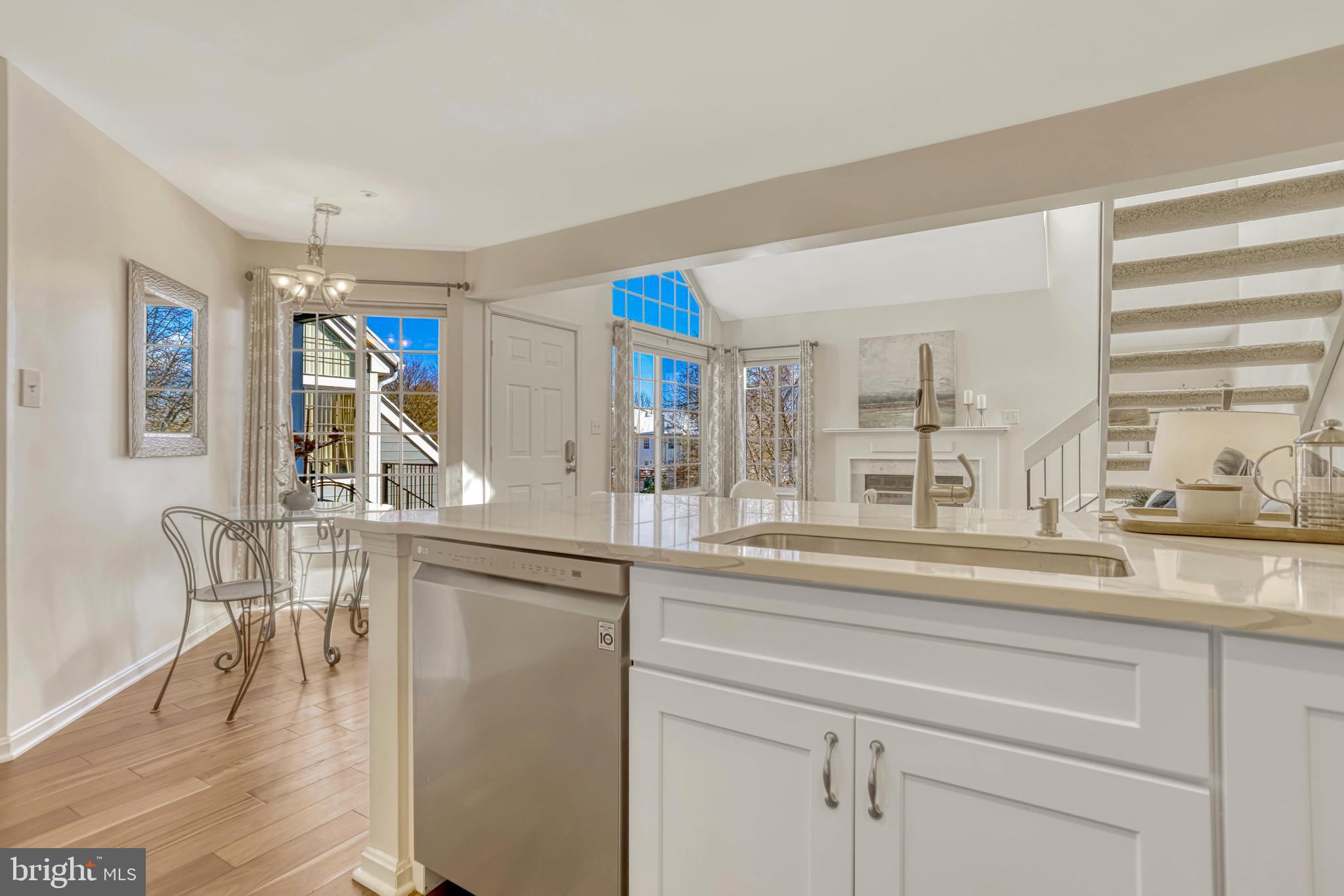 TIERS AT MANCHESTER LAKE - Residential