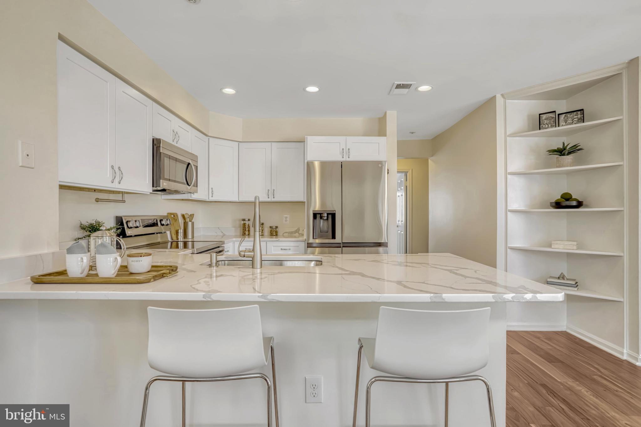 TIERS AT MANCHESTER LAKE - Residential