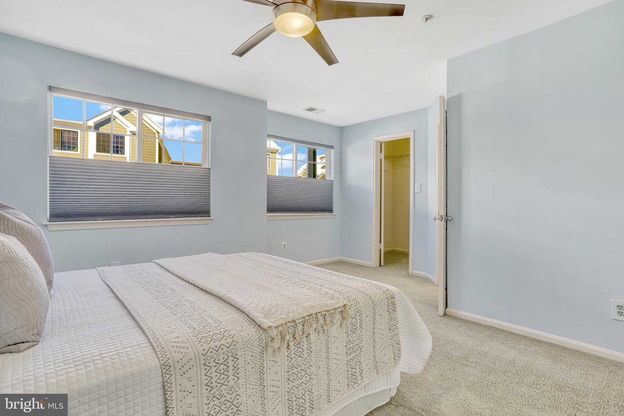 TIERS AT MANCHESTER LAKE - Residential