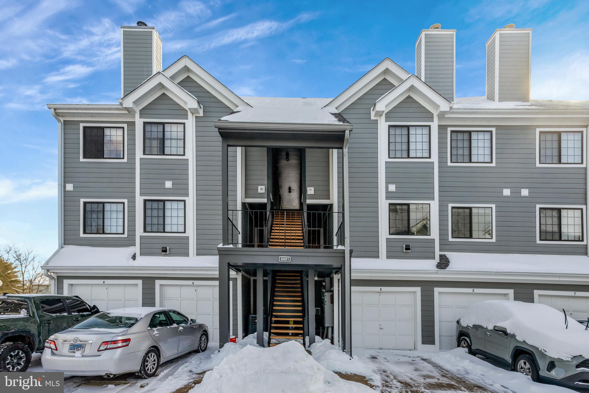 TIERS AT MANCHESTER LAKE - Residential