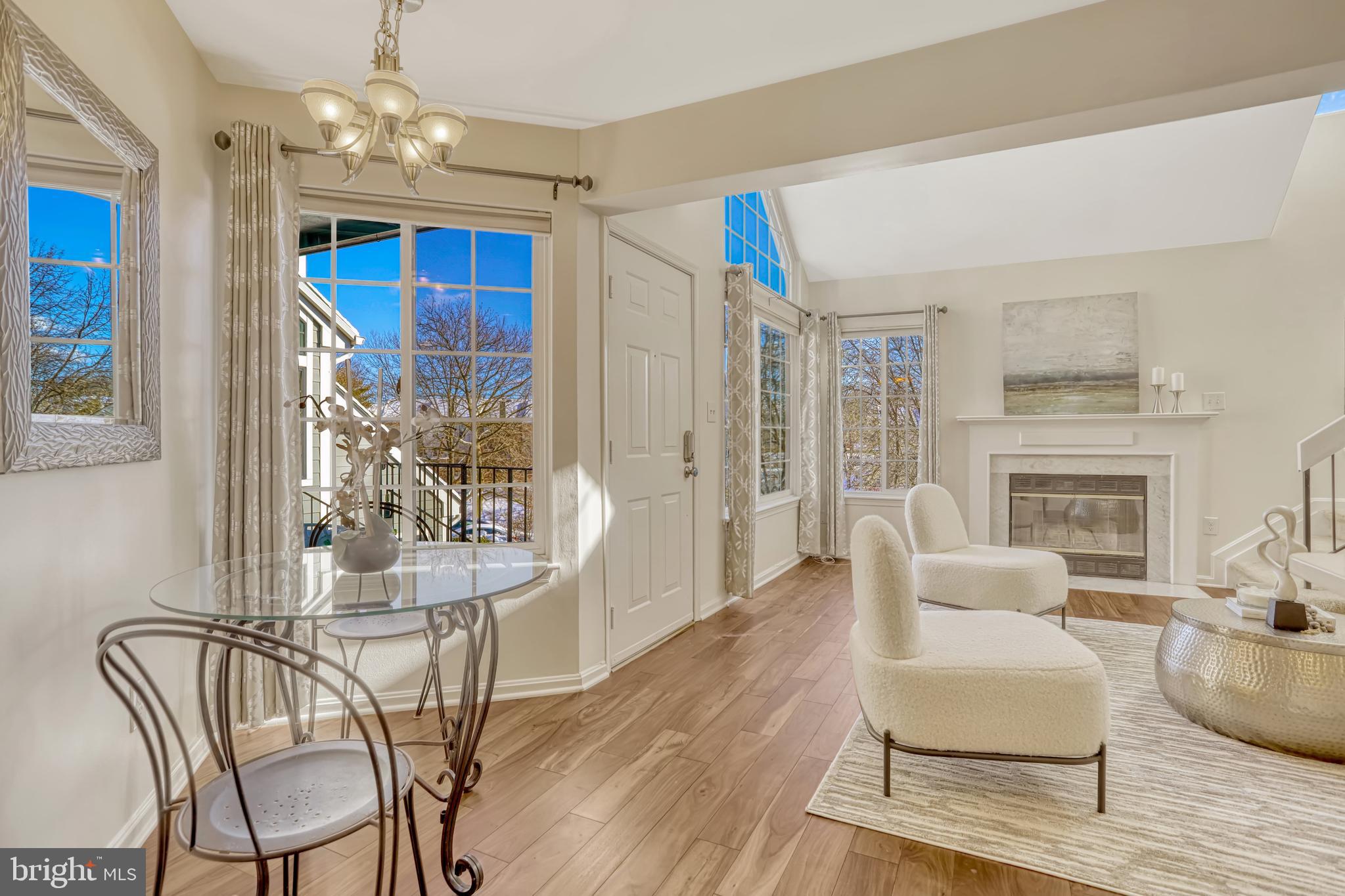 TIERS AT MANCHESTER LAKE - Residential